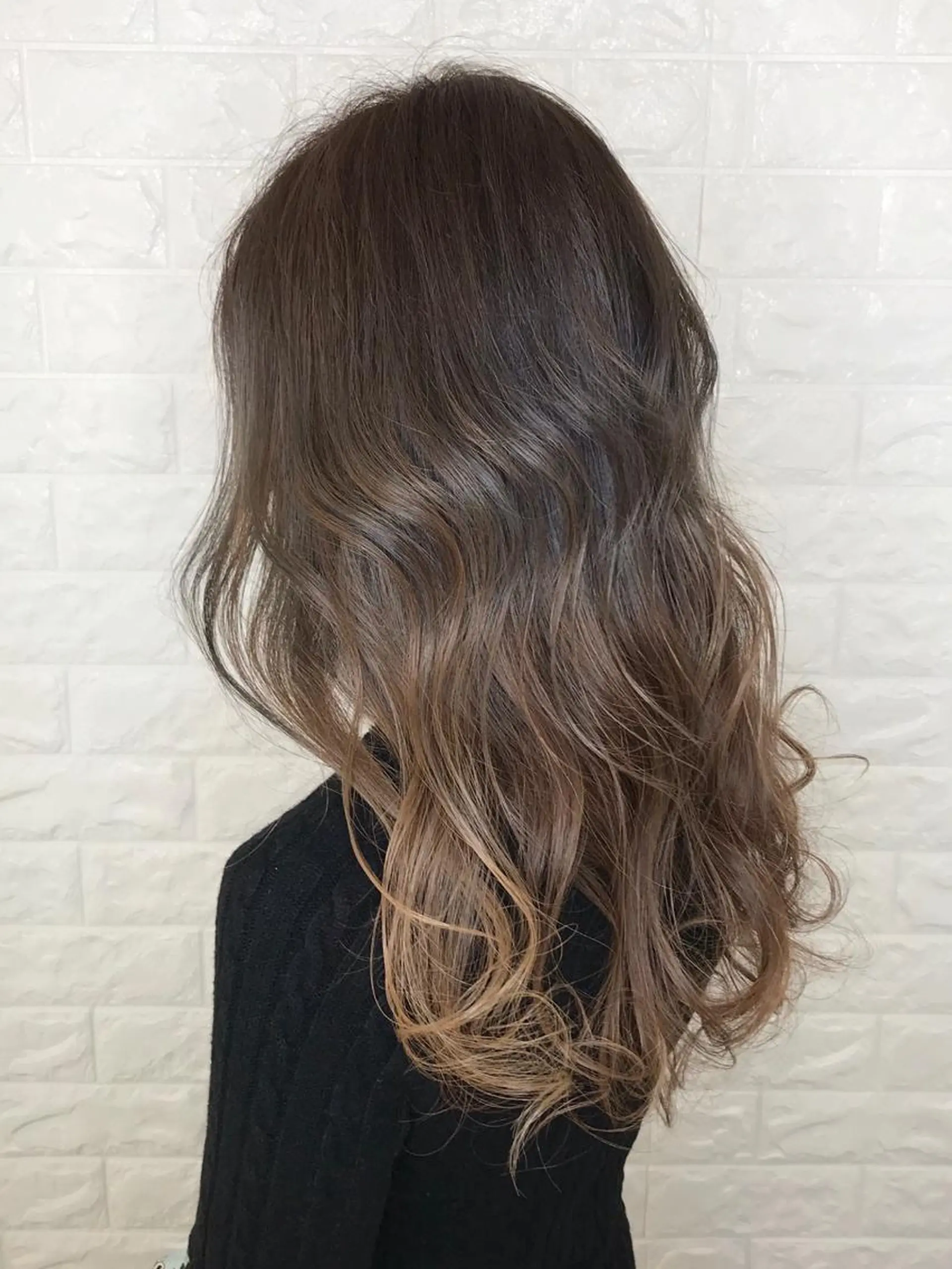 ロング カラー ベージュカラー ブリーチ 透明感カラー グラデーションカラー イルミナカラー エイジングケア特化 美容師✂️山崎竜二のヘアスタイル