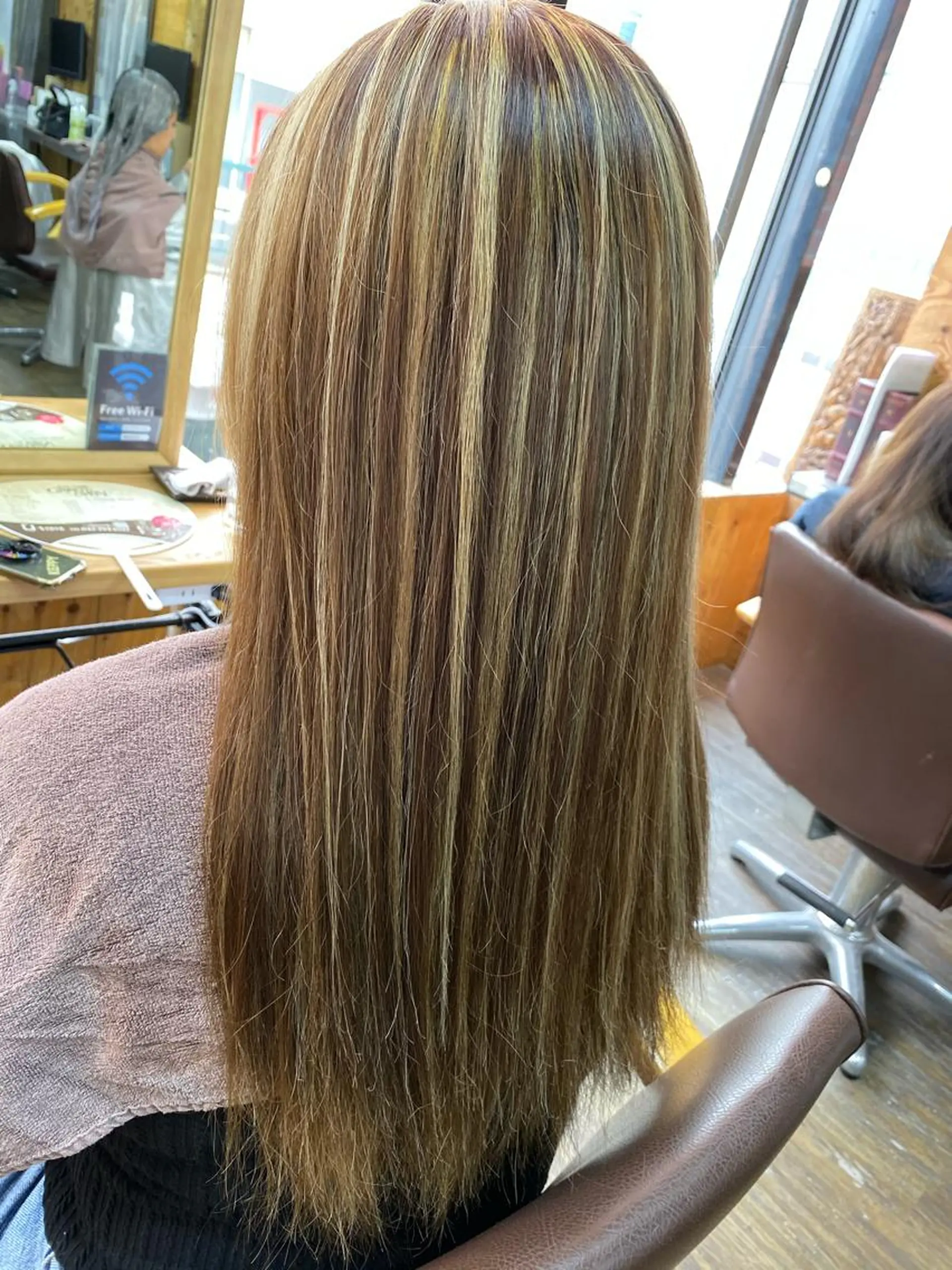 ロング カラー ハイライトカラー ハイライト カット ヘアカラー IwAsh大和駅前店 河野亜里香のヘアスタイル