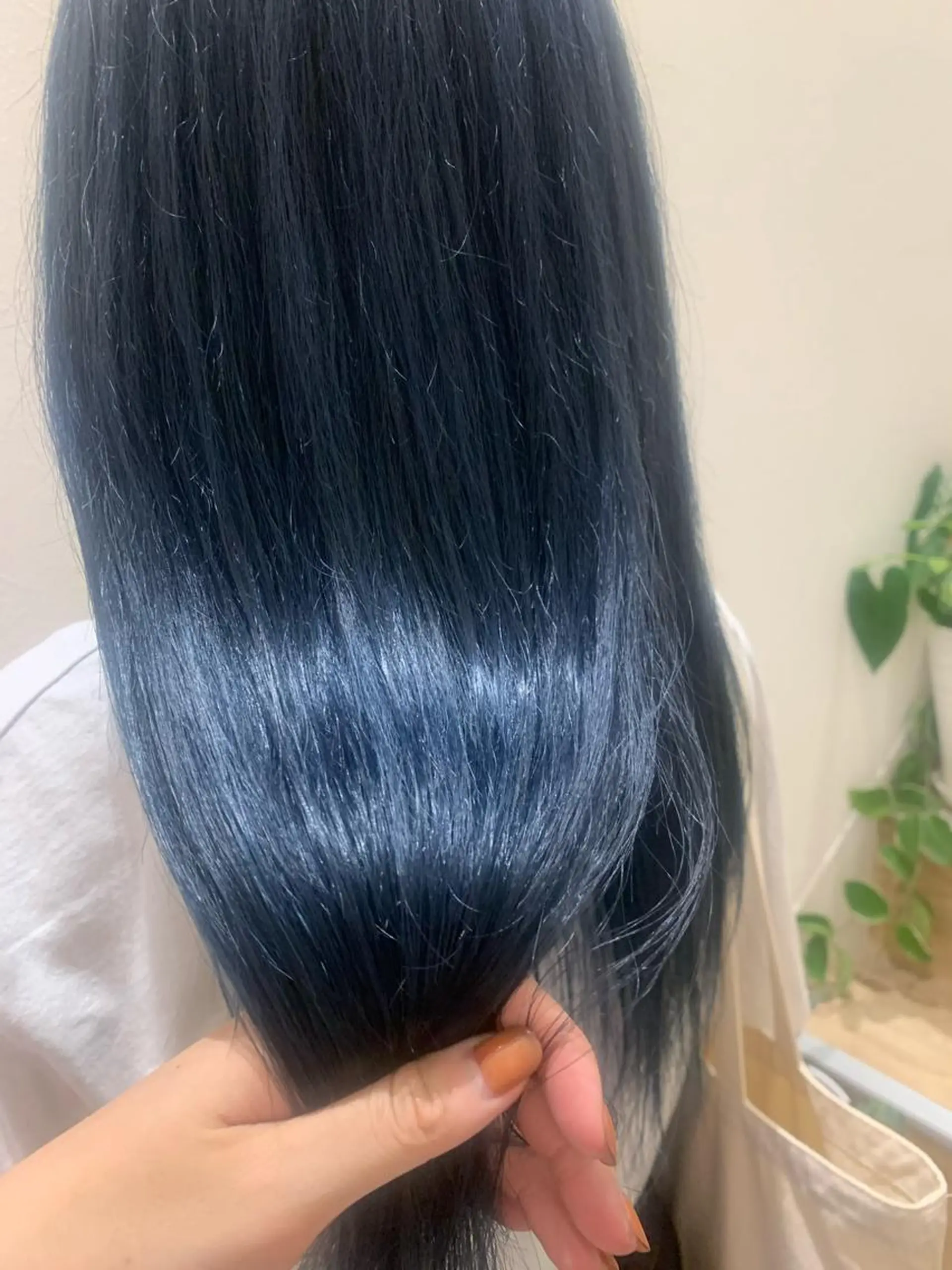 ロング カラー ブリーチ ブルーカラー カット ヘアカラー トリートメント hub hair レイヤー/透明感のヘアスタイル