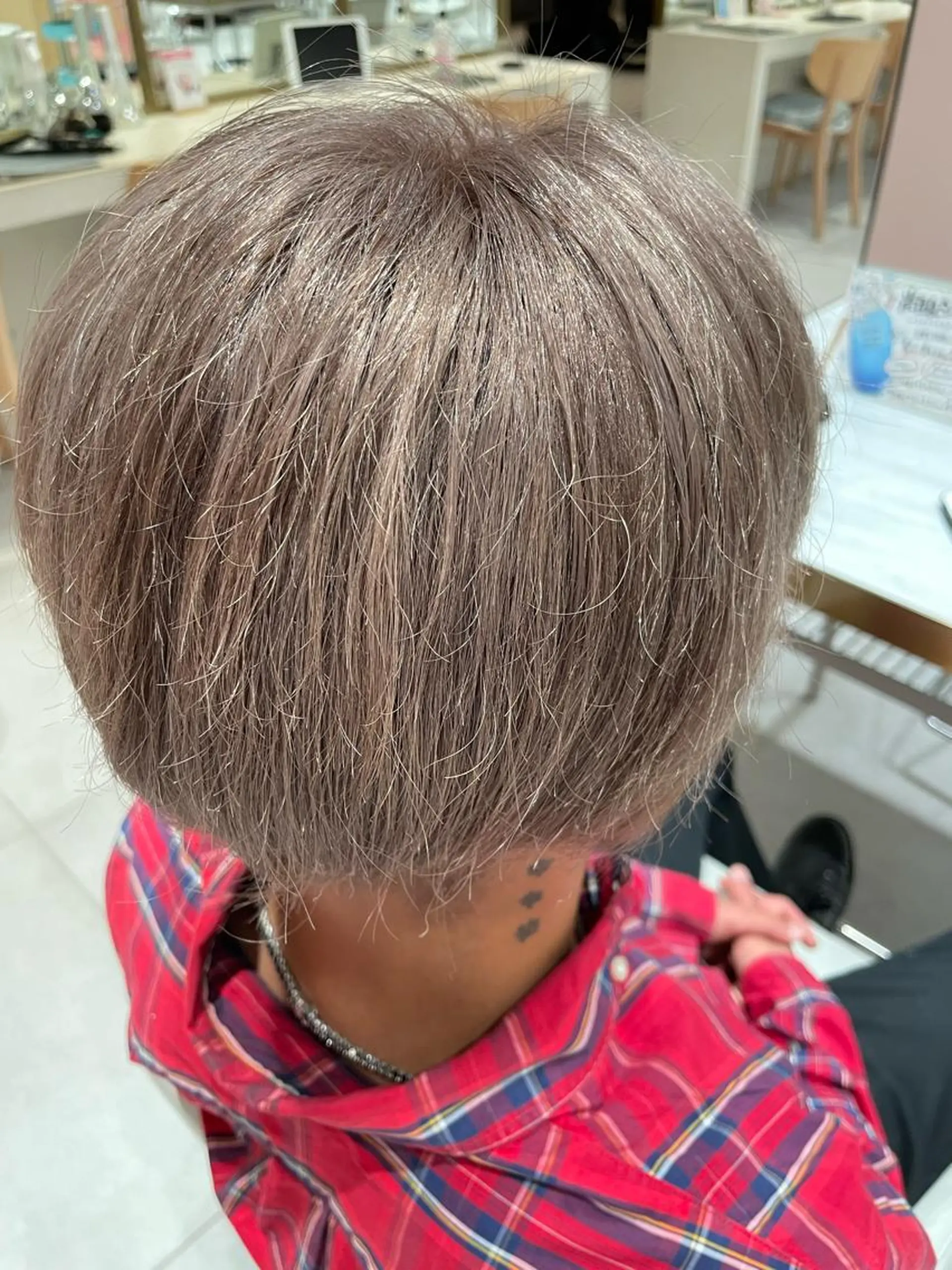 カラー ベージュカラー ブリーチ レイヤー/顔周り /透明感/TAKUのヘアスタイル