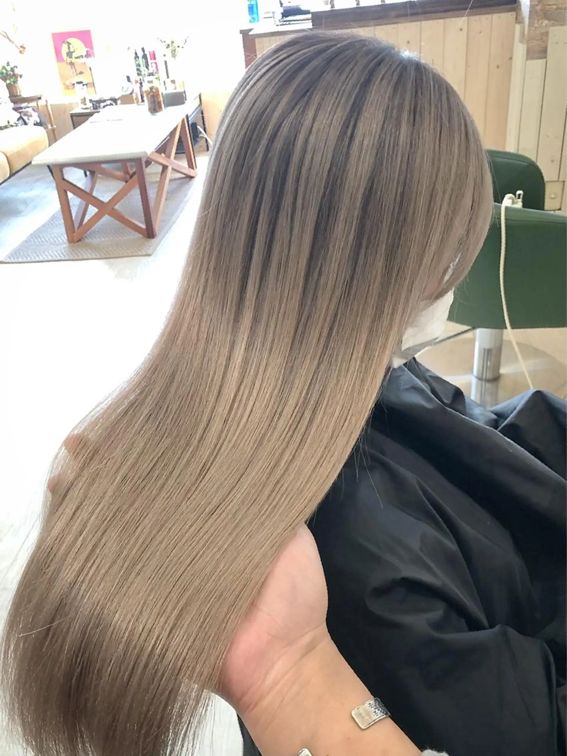 ロング カット ヘアカラー 韓国レイヤー外国人風 透明感カラー髪質改善のヘアスタイル