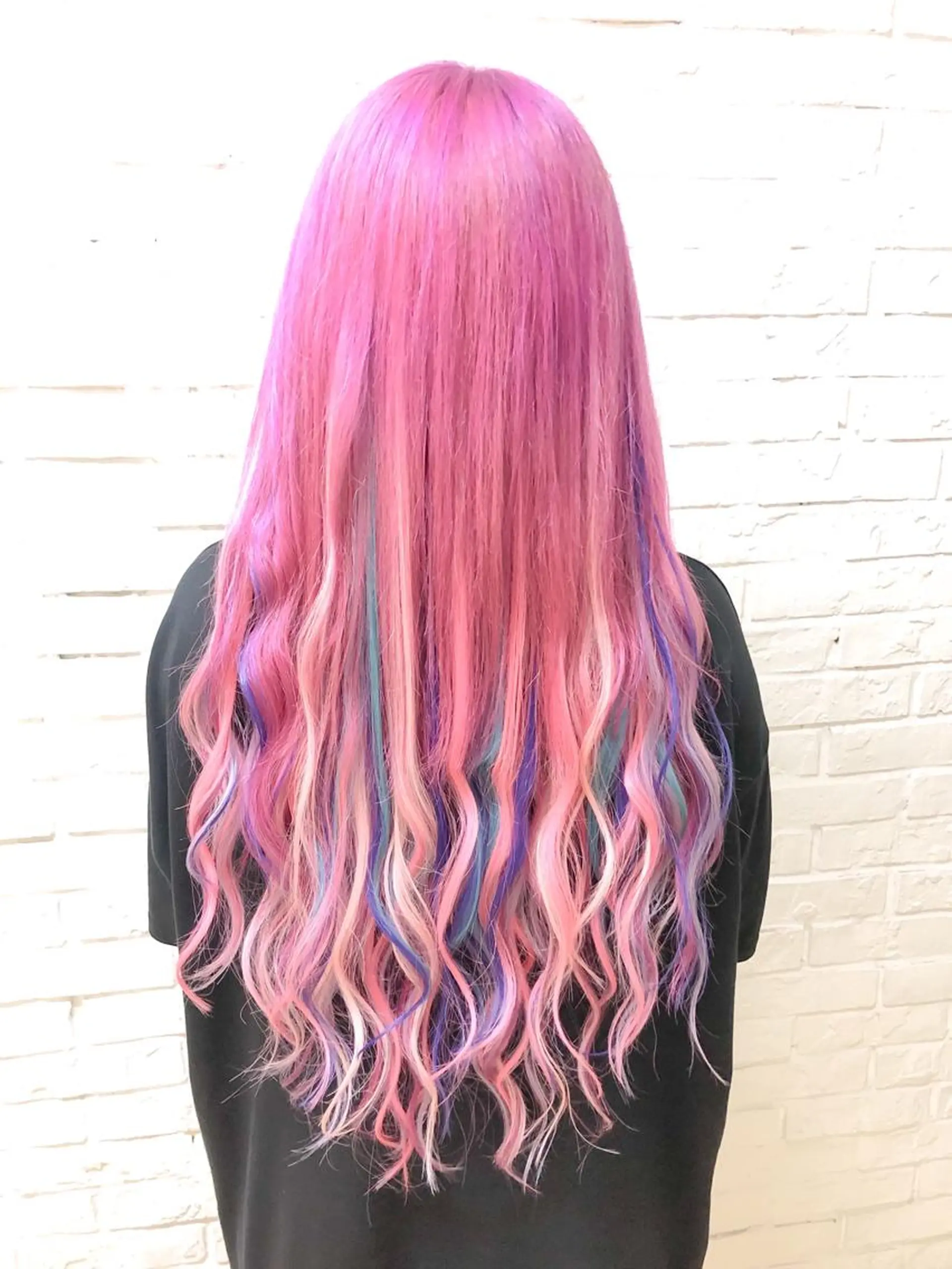 ロング カラー シールエクステ ピンクカラー ユニコーンカラー エクステ ヘアカラー トリートメント エクステ エクステリピート率 No.1 菊池　悠介のヘアスタイル