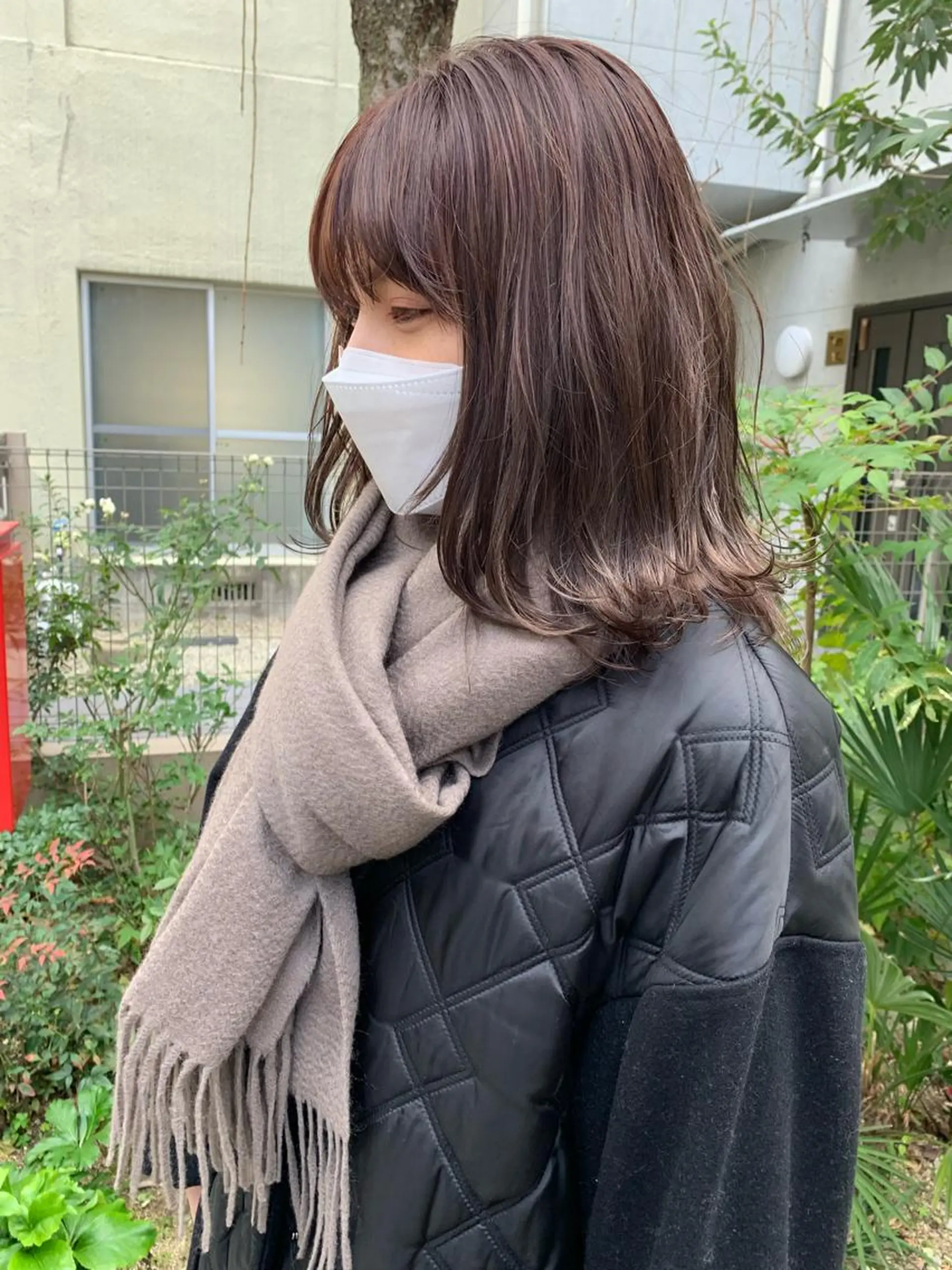 ミディアム カラー 切りっぱなしボブ ミディアムパーマ ボブ くせ毛 レイヤーカット Spiel KOMOのヘアスタイル