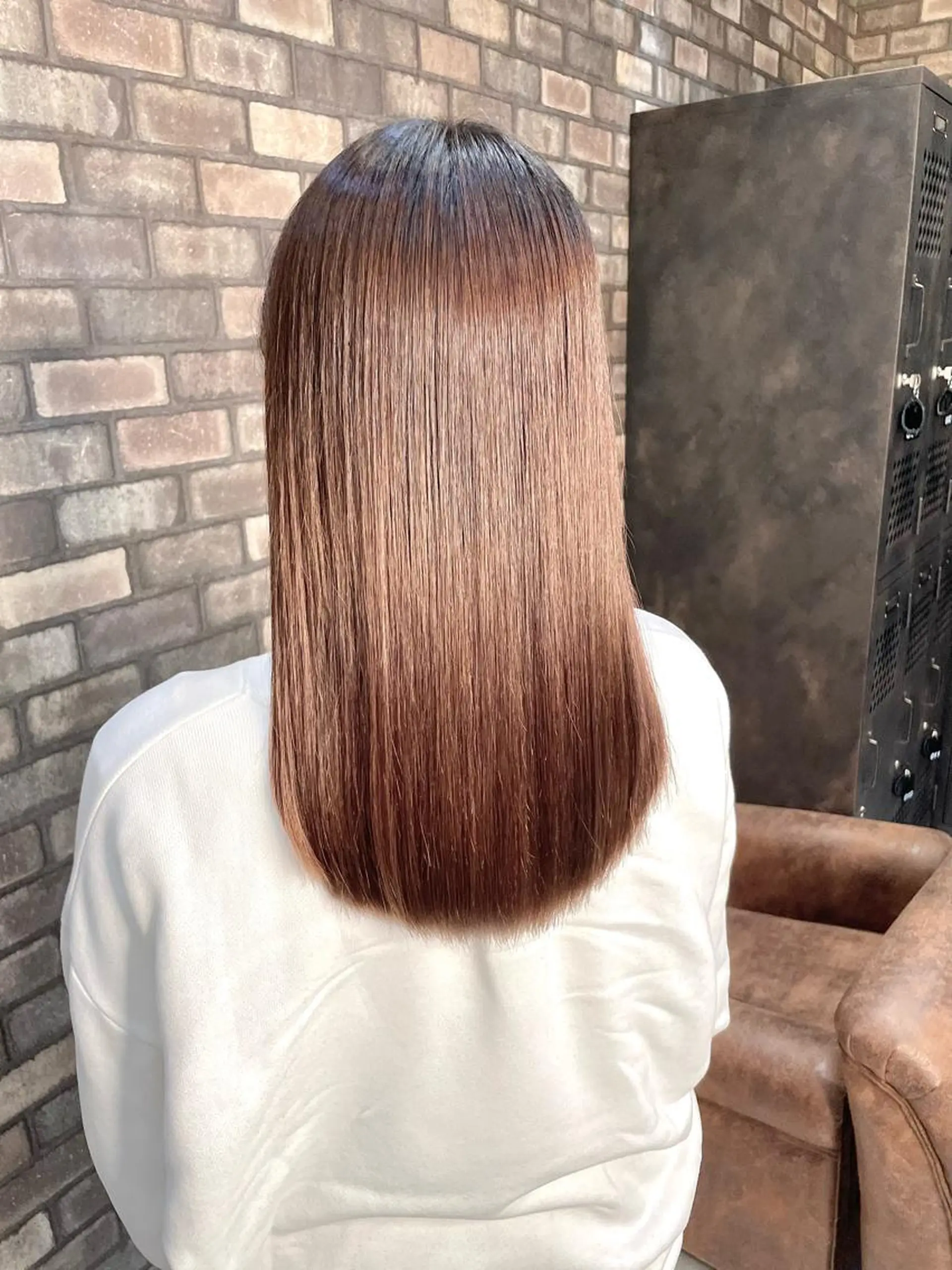 セミロング 縮毛矯正 🔷ブリーチバレイヤ ージュ🔷飯野達也のヘアスタイル