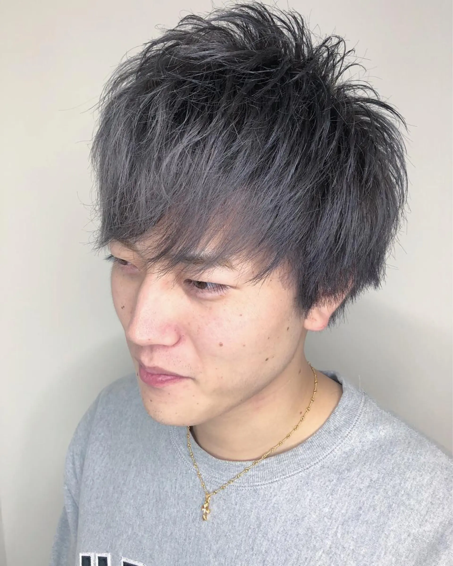 ショート カラー メンズ ダブルカラー グレージュ メンズヘア特化 崎田 成人のヘアスタイル