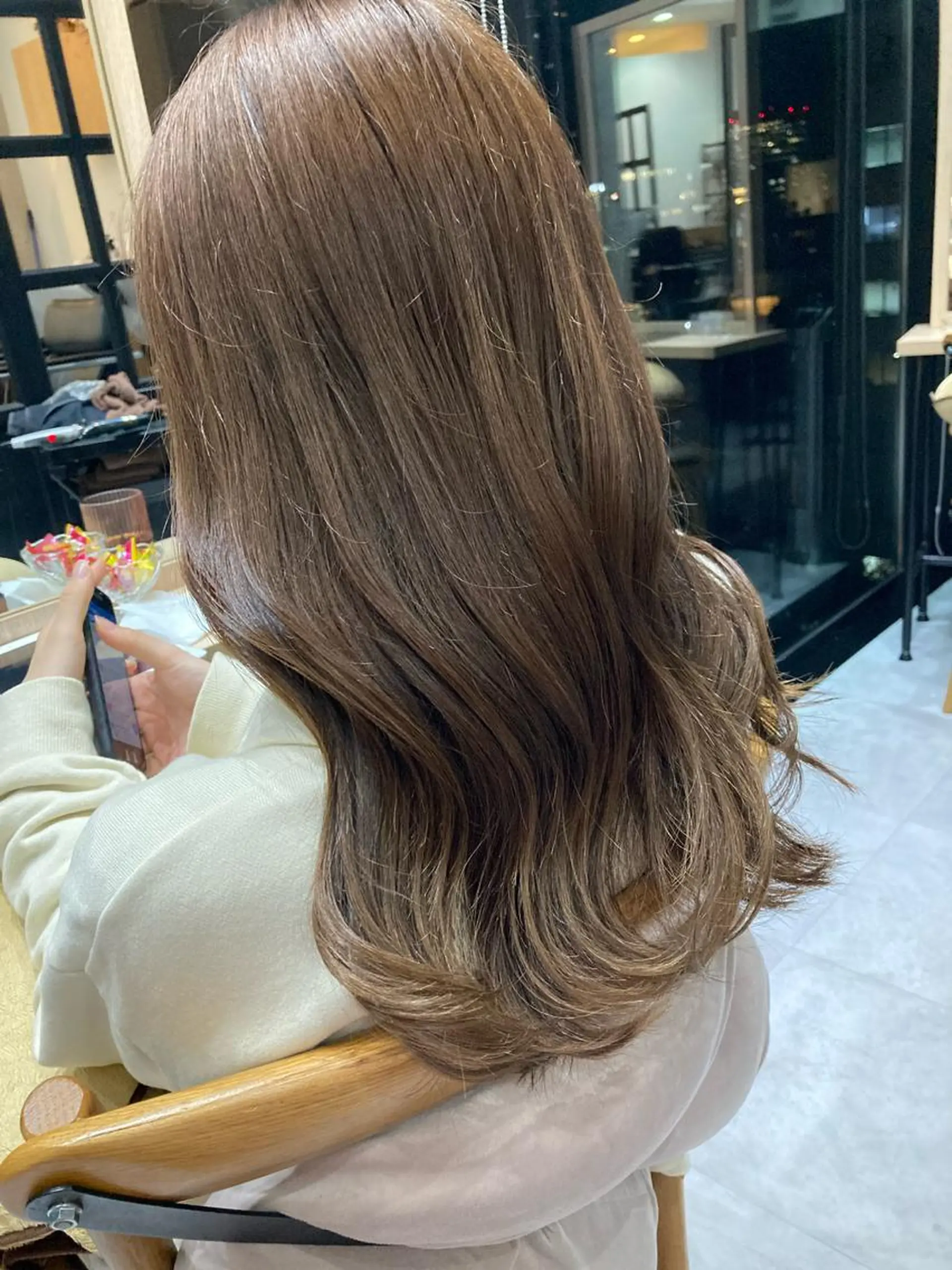 セミロング ✨色持ちの良い艶 カラー✨蟹江真世のヘアスタイル