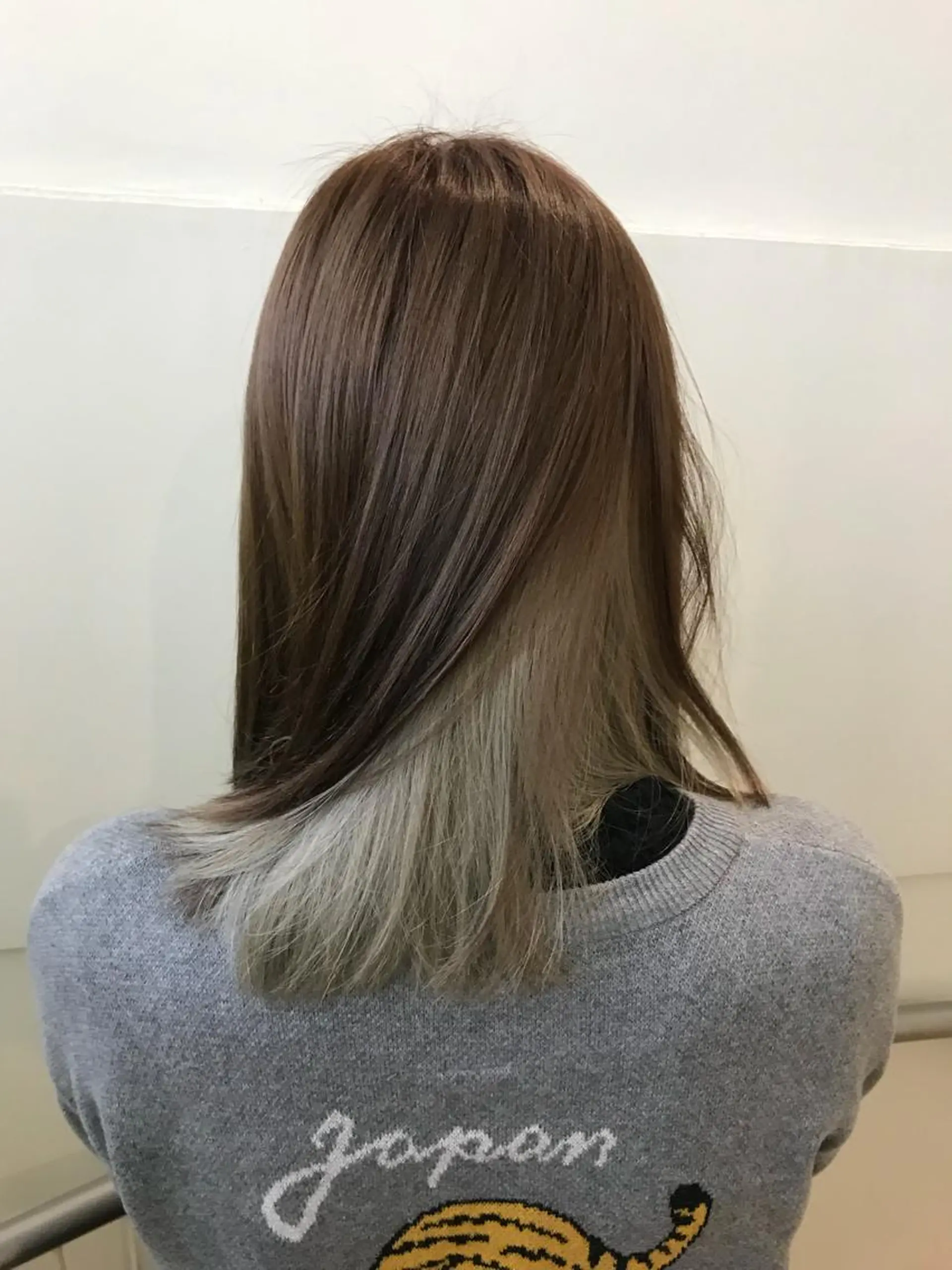 ミディアム カラー トリートメント ウルフカット レイヤーカット上柿のヘアスタイル