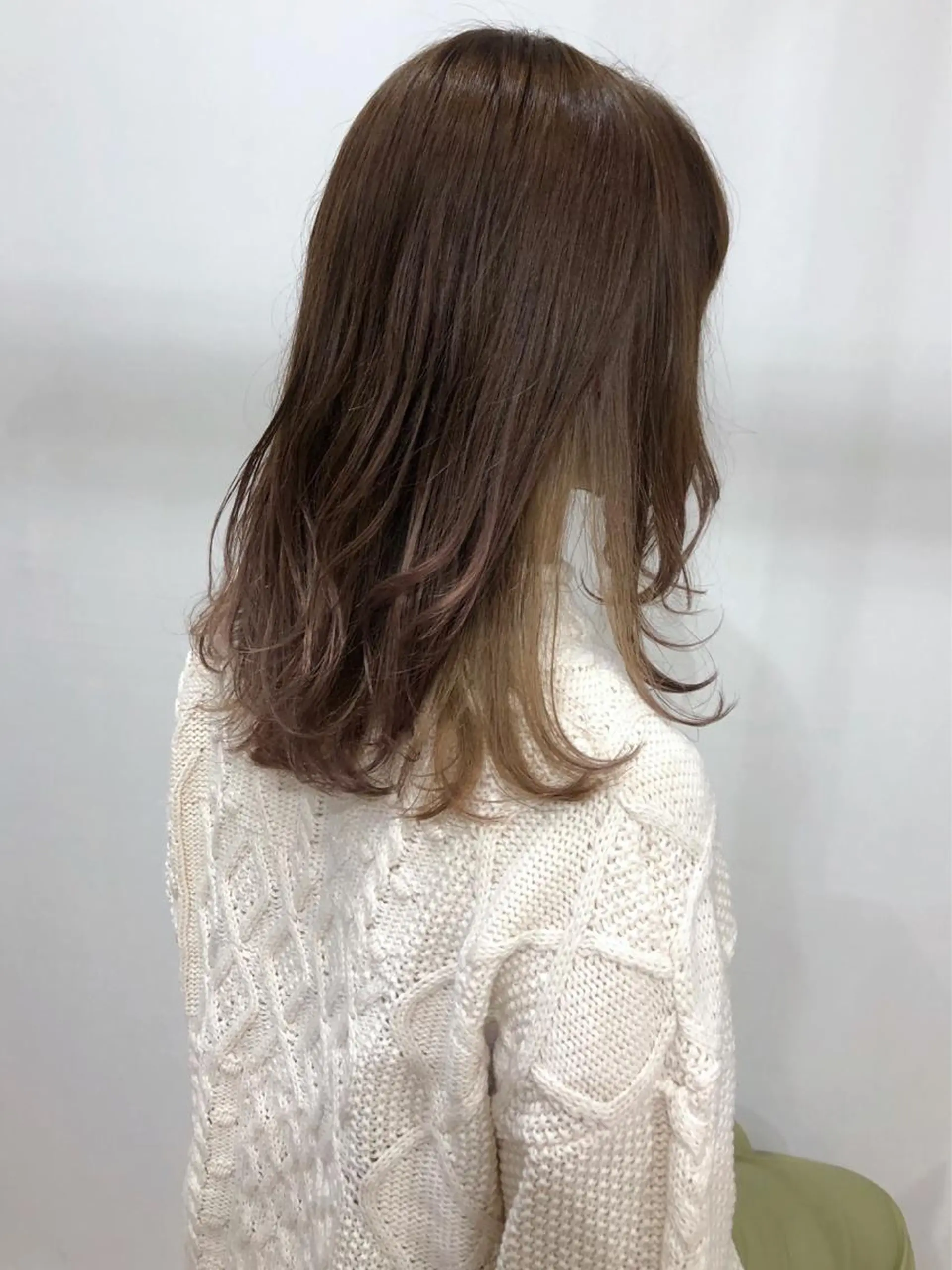 カラー ヘアカラー white.梅田 デザインカラー🦄のヘアスタイル