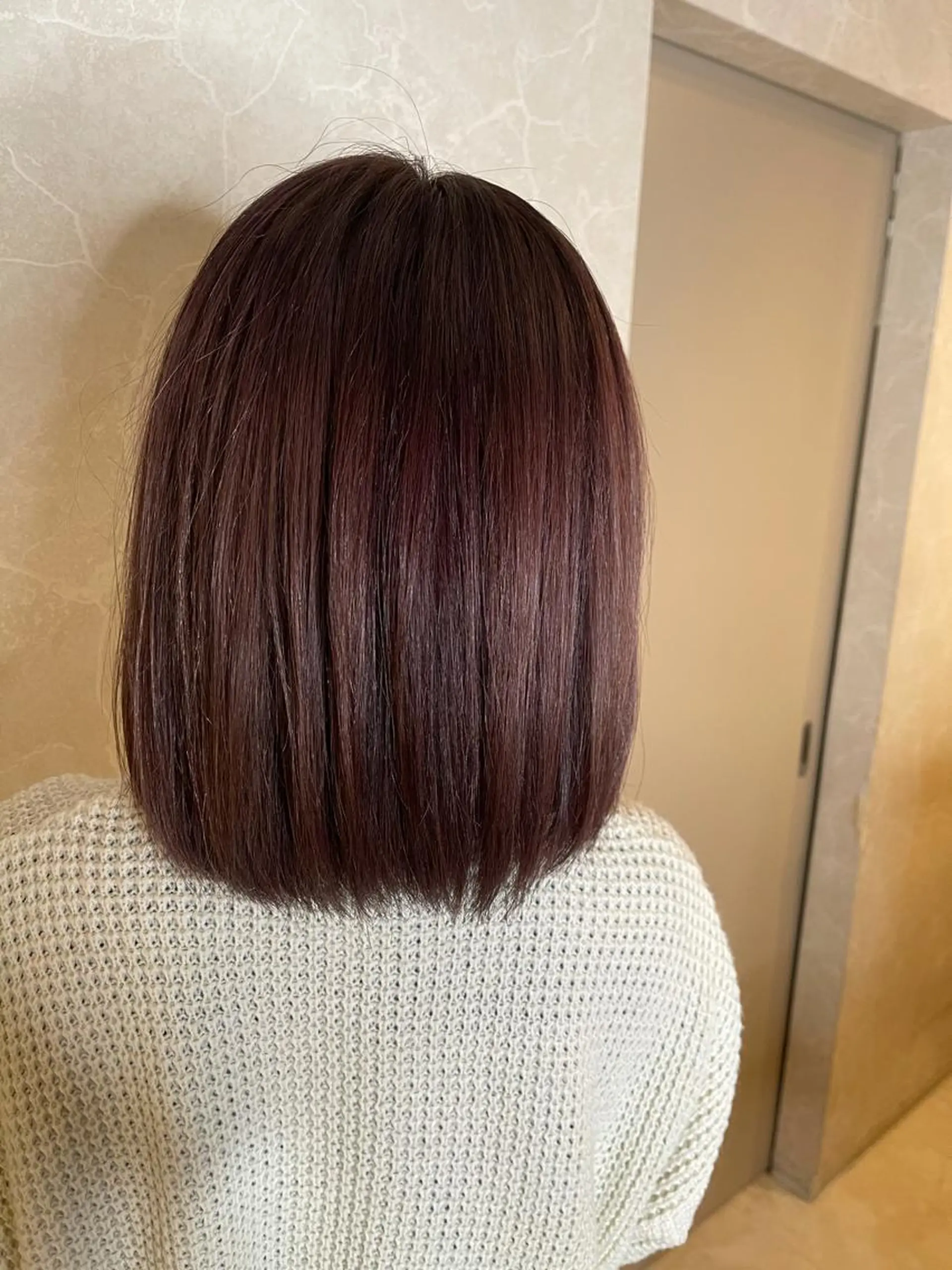 カラー 濱田輝レイヤー 韓国風 ハイトーンのヘアスタイル