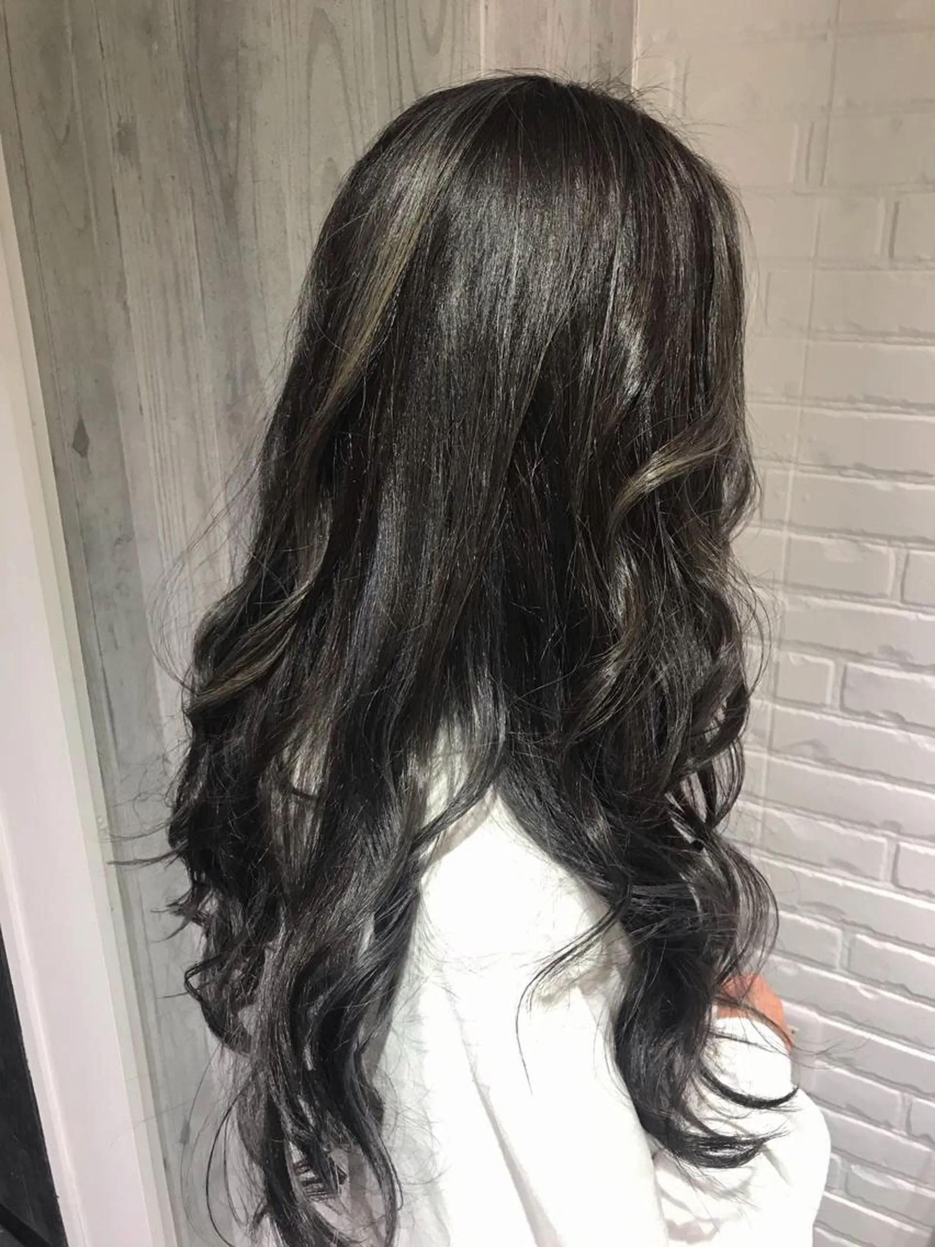 ロング カラー アッシュ ハイライトカラー ハイライト ロング Renatus店長 金子裕美のヘアスタイル