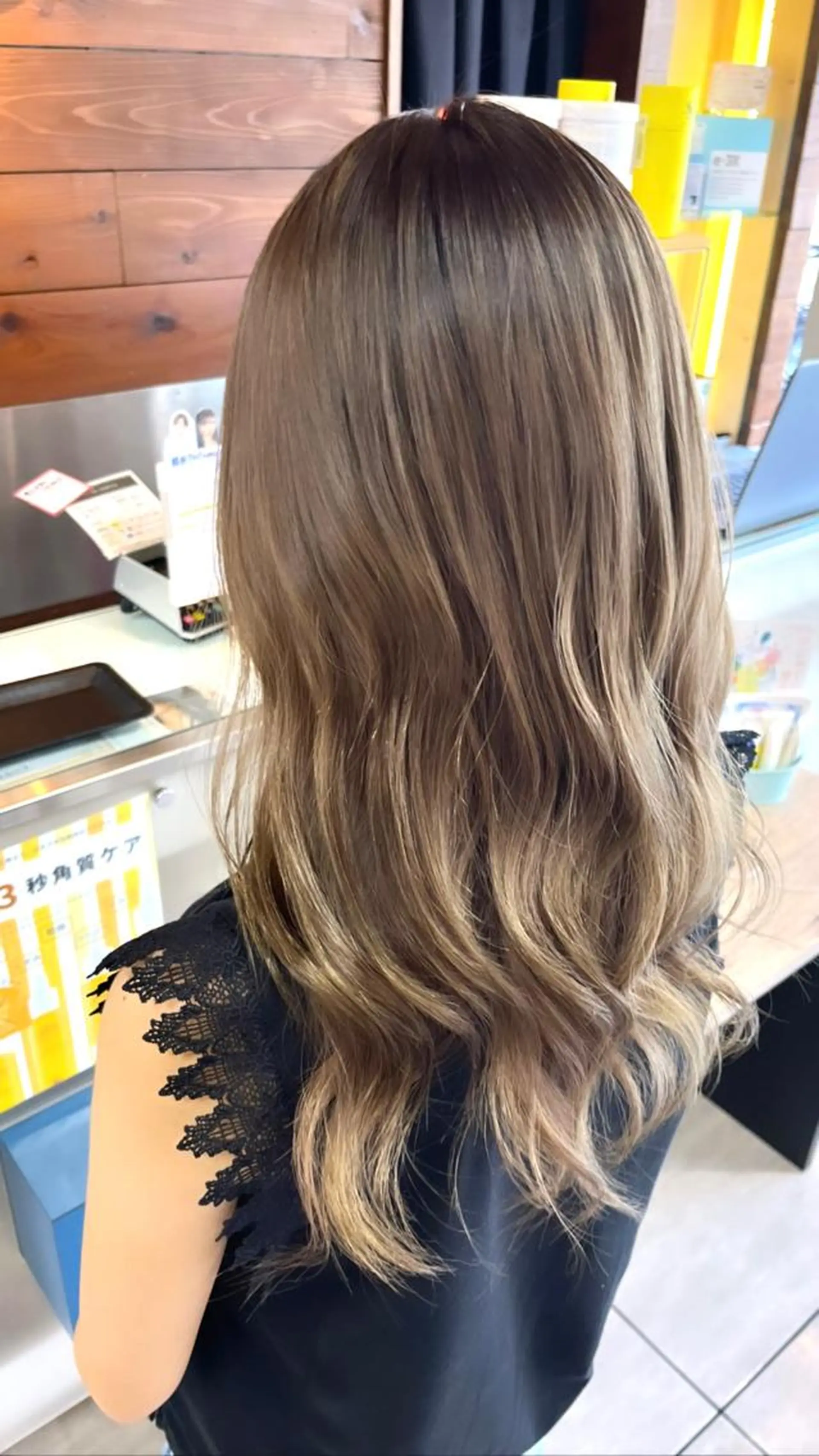 ロング カラー ヘアアレンジ インナー×縮毛矯正 ピンクカラー澤井里菜のヘアスタイル