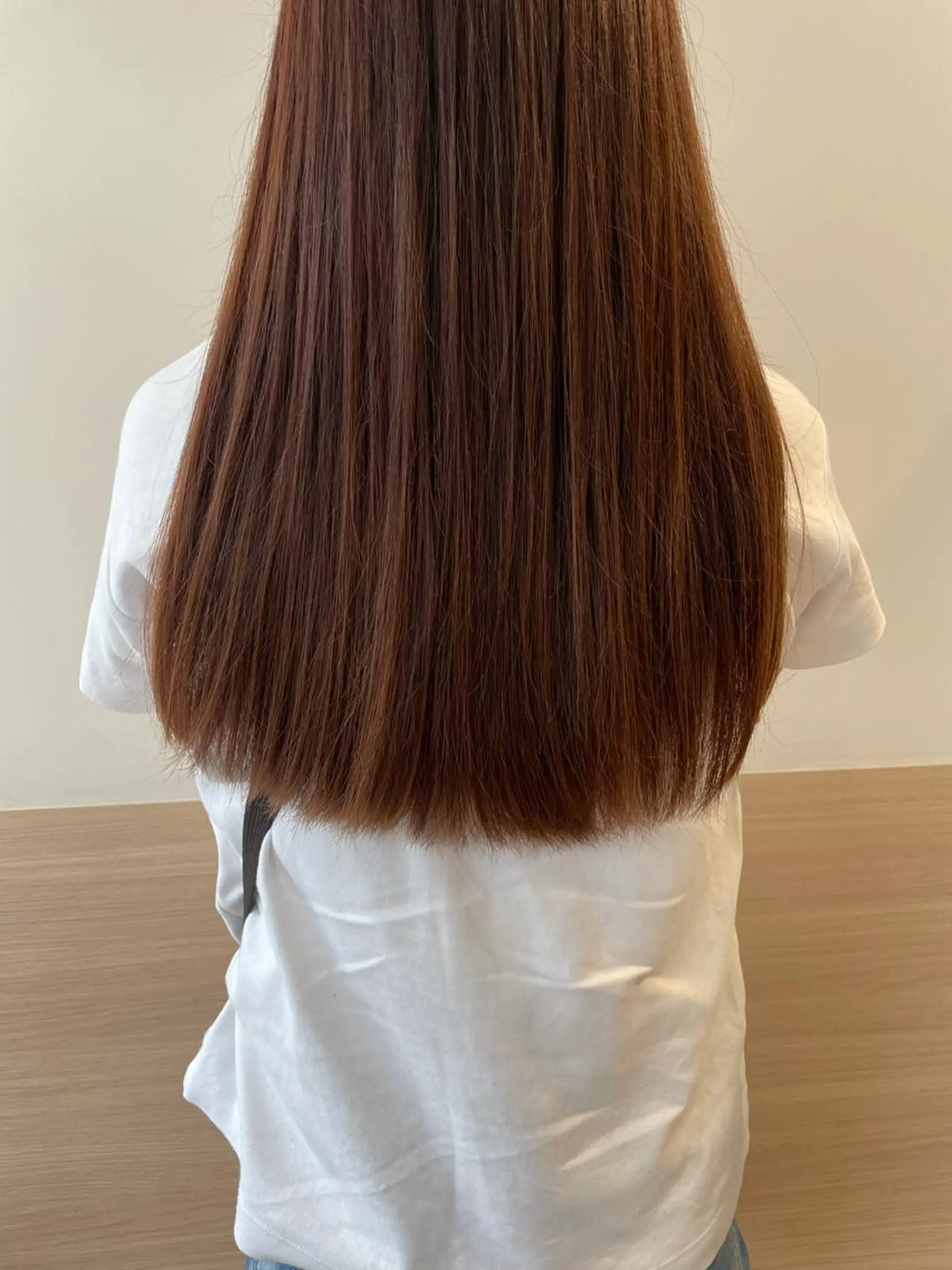 ロング カラー ブラウンカラー ケアカラー ナチュラルブラウン ロング ヘアカラー 天野 瑠真のヘアスタイル