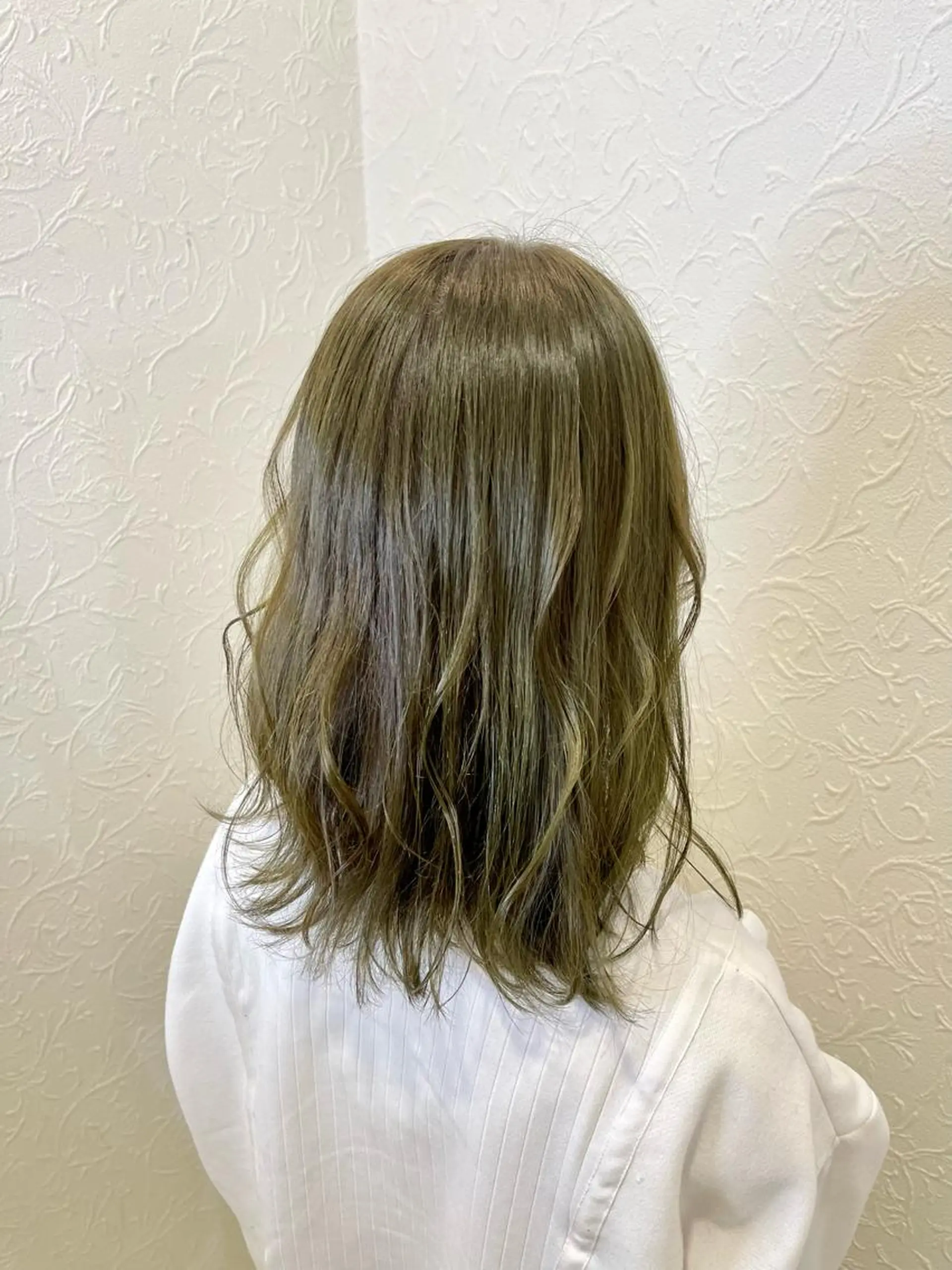 セミロング カット ヘアカラー トリートメント 六反 仁哉のヘアスタイル