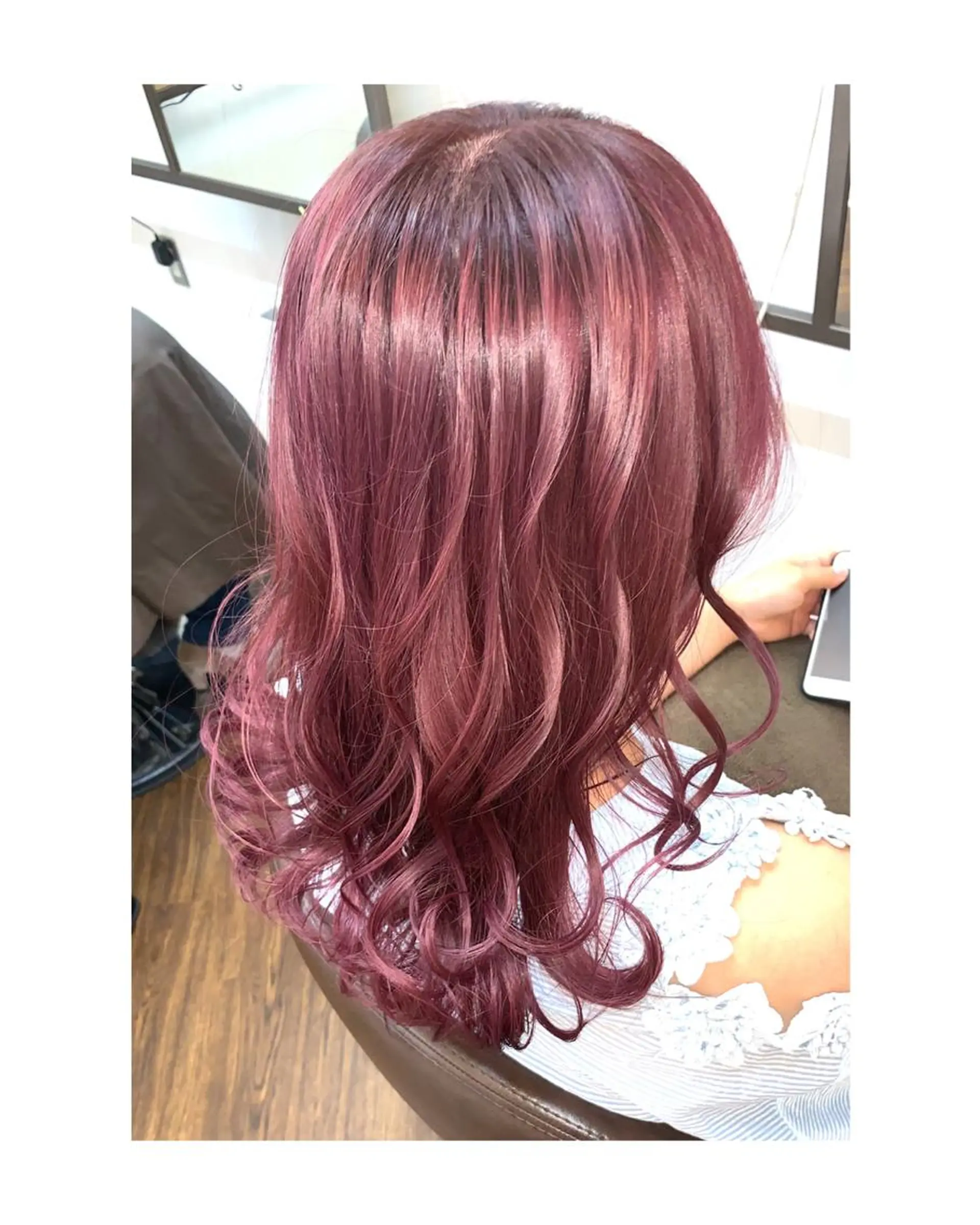 セミロング カラー パーマ ヘアアレンジ ブリーチ イルミナカラー ピンクカラー APSEE メンズカラー特化のヘアスタイル