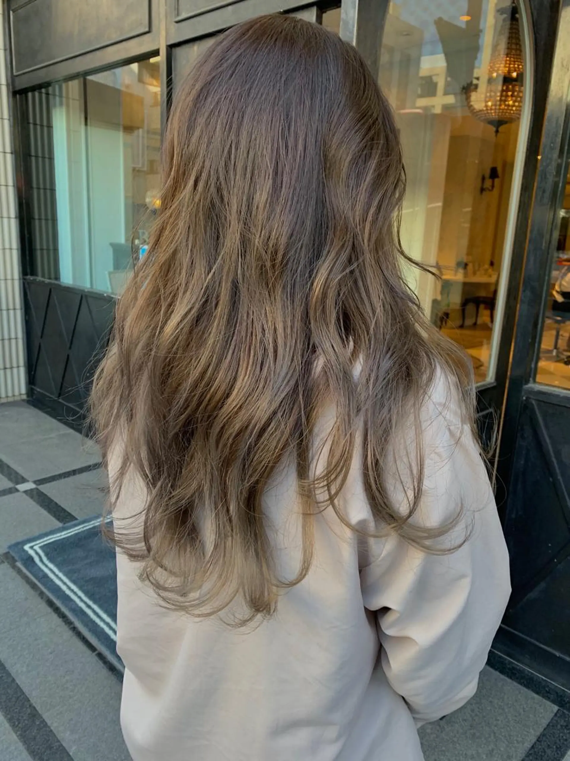 ロング カラー SAKINO. ベージュカラーのヘアスタイル
