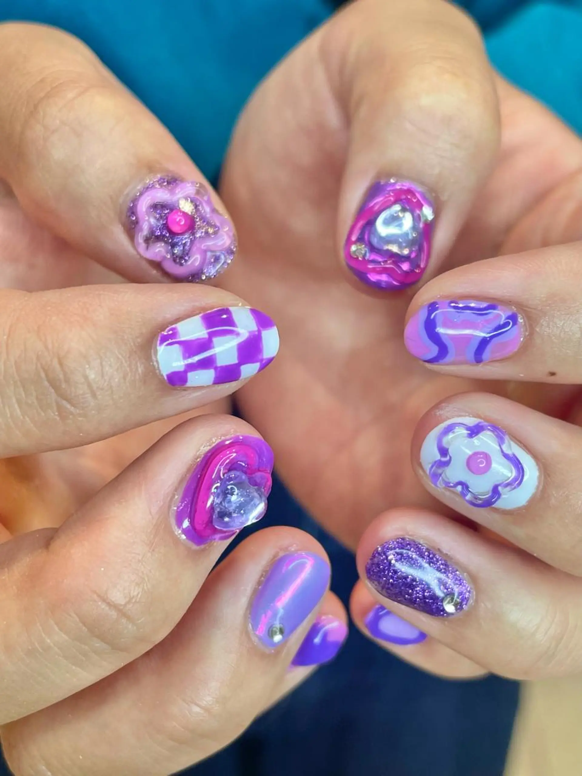 ネイル 🎀ボブ＋ハイトーン シュカ👶🏻のヘアスタイル