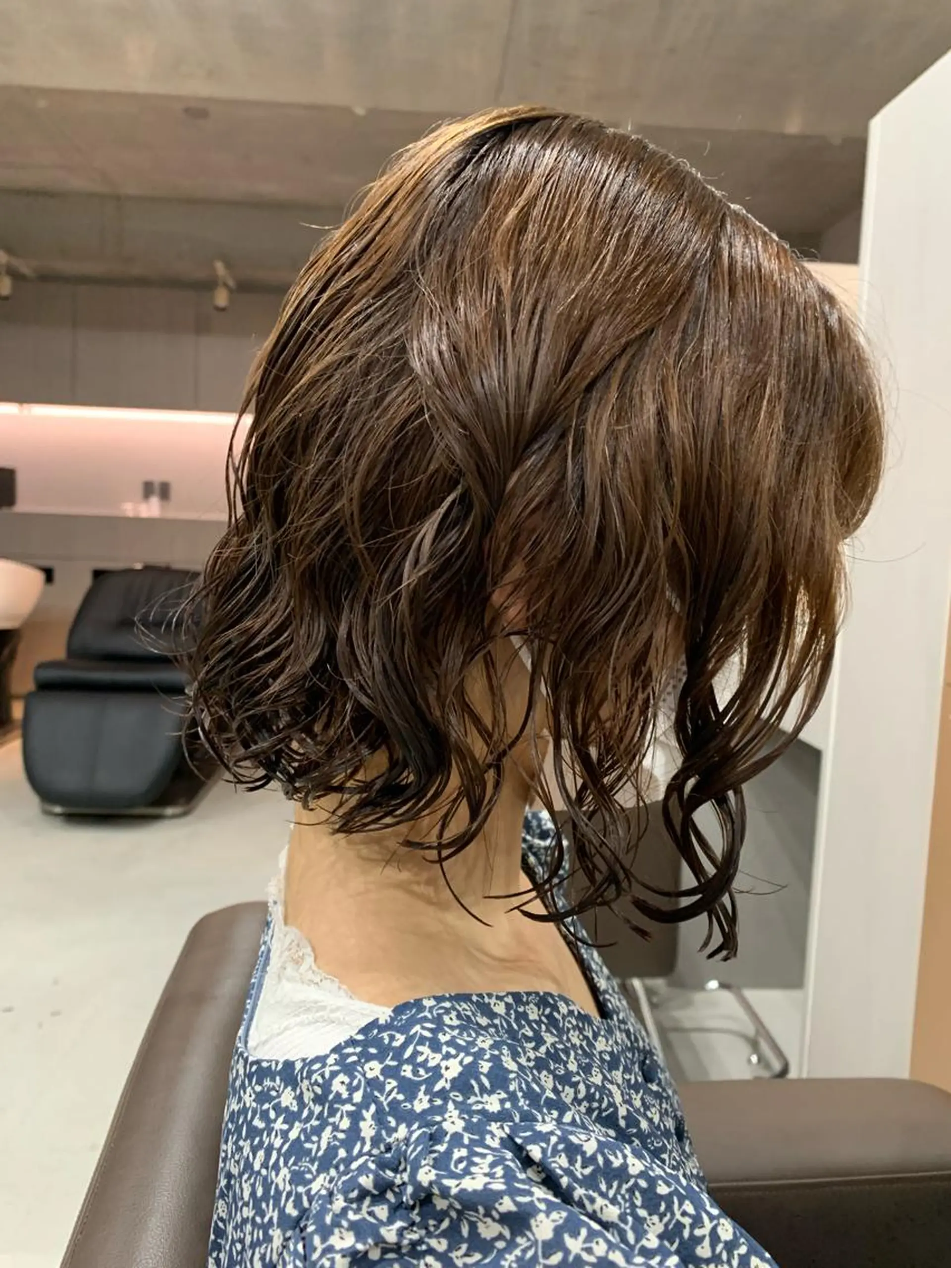 ミディアム カラー パーマ ボブパーマコテ巻き風 パーマNo1深江秀平のヘアスタイル