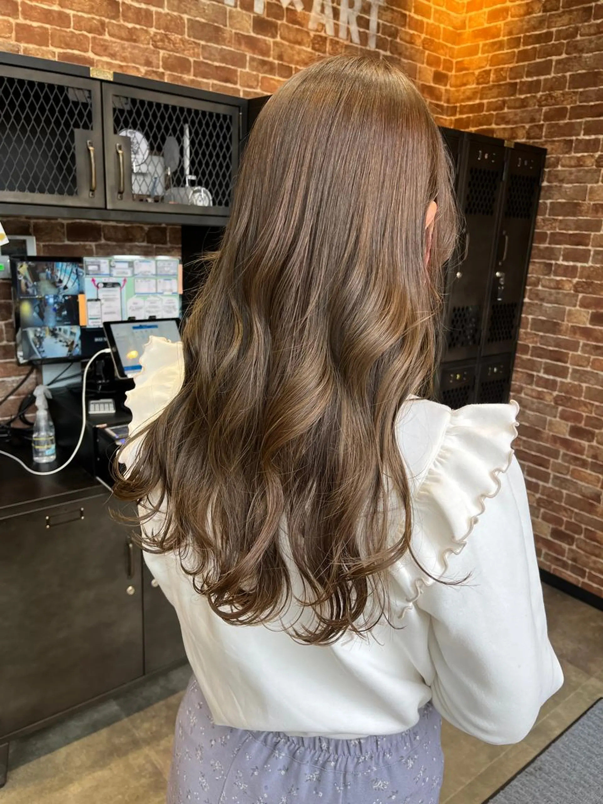 セミロング カラー パーマ ヘアアレンジ メンズ キッズ ネイル マツエク・マツパ アイブロウ メンズブリーチ メンズハイライト メンズインナーカラー メンズ韓国風 ブリーチ カット 久木原 ゆりのヘアスタイル