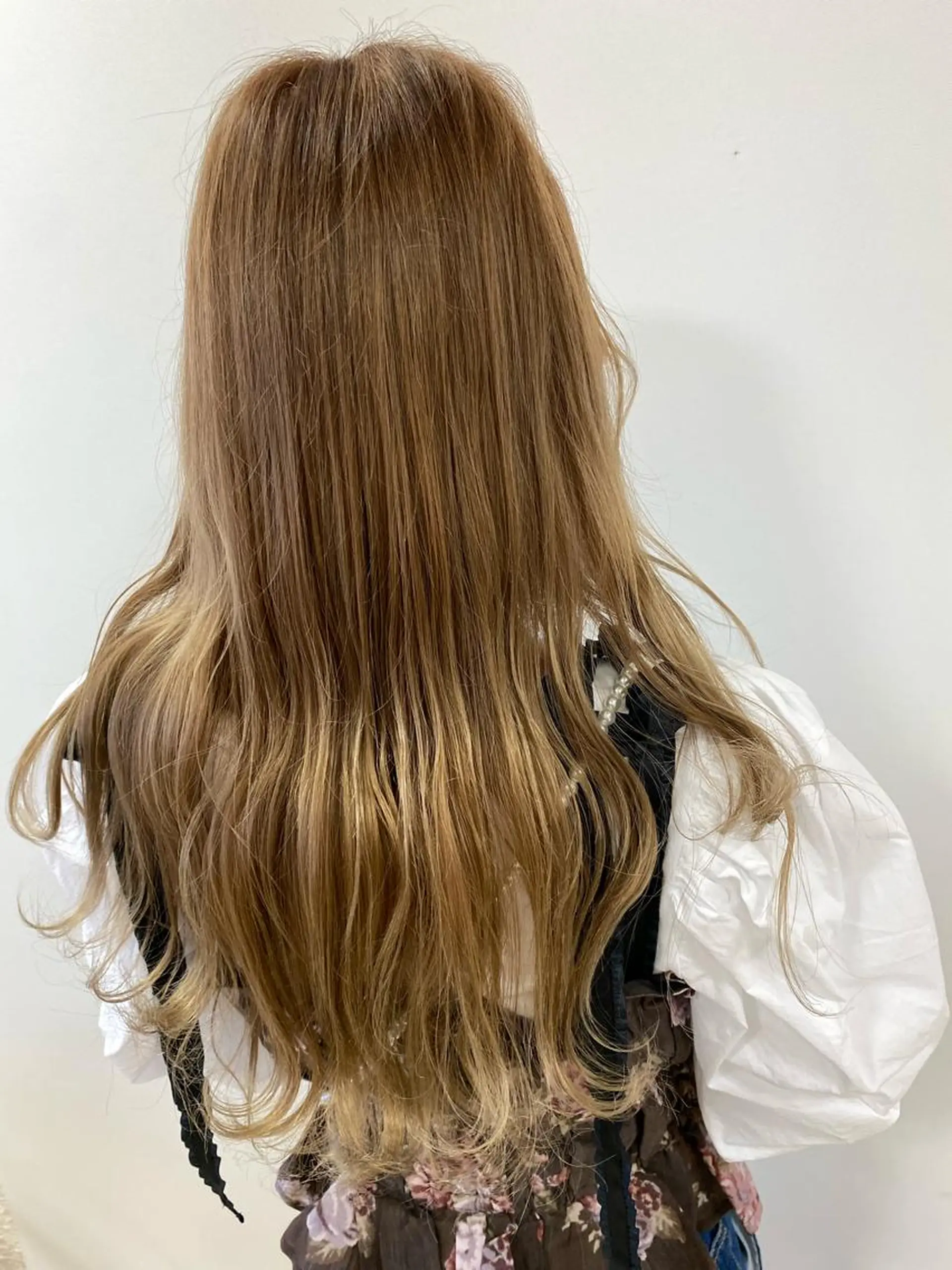 ロング カラー ベージュカラー 透明感カラー ヘアカラー トリートメント ヘアセット ハイトーン/ウルフ /レイヤー/坂野幸伸のヘアスタイル