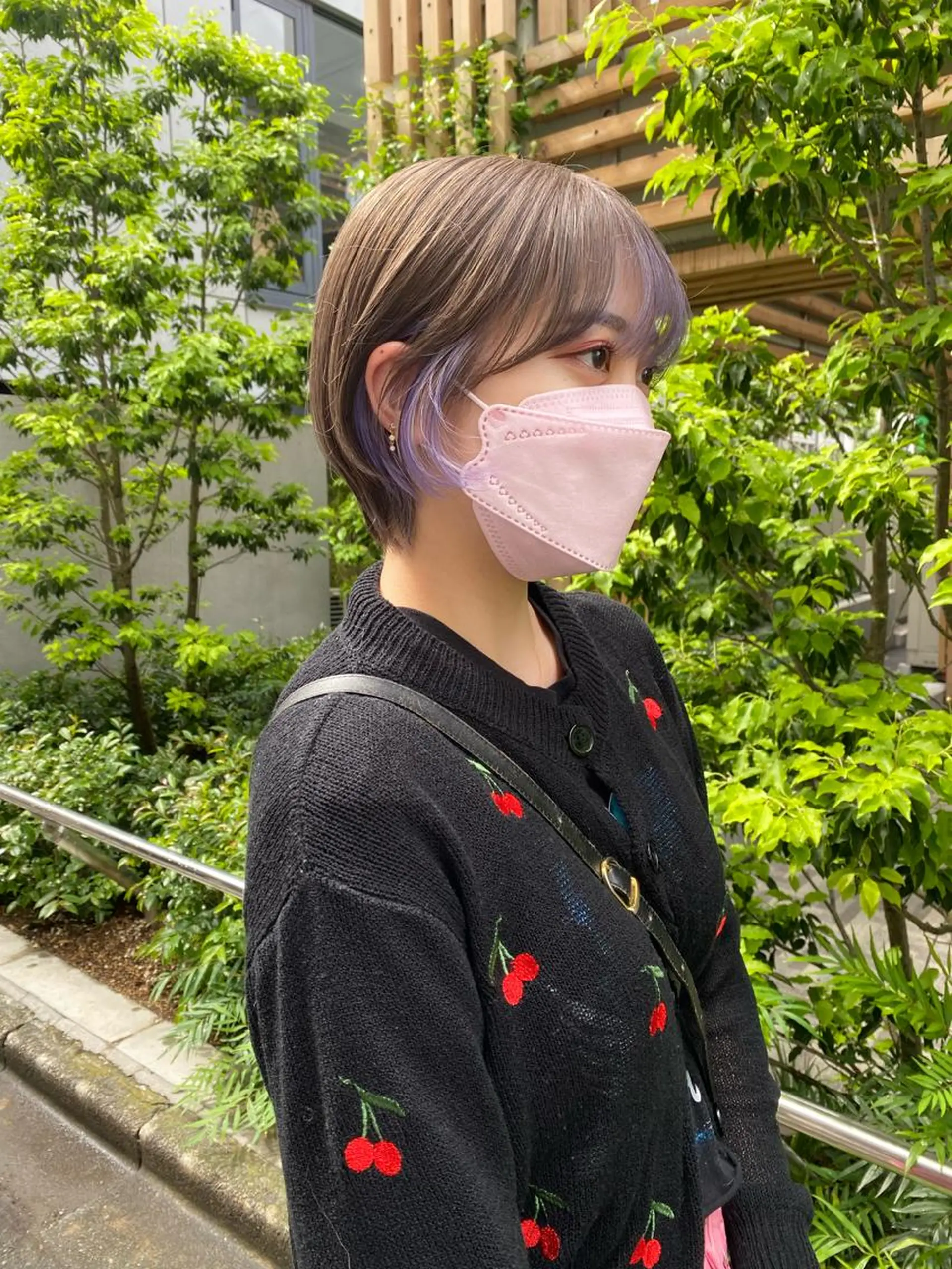 ショート カラー ヘアアレンジ ショートボブ インナーカラー ラベンダーカラー ボブ ショートヘア ヘアカラー トリートメント Flamme Annaのヘアスタイル