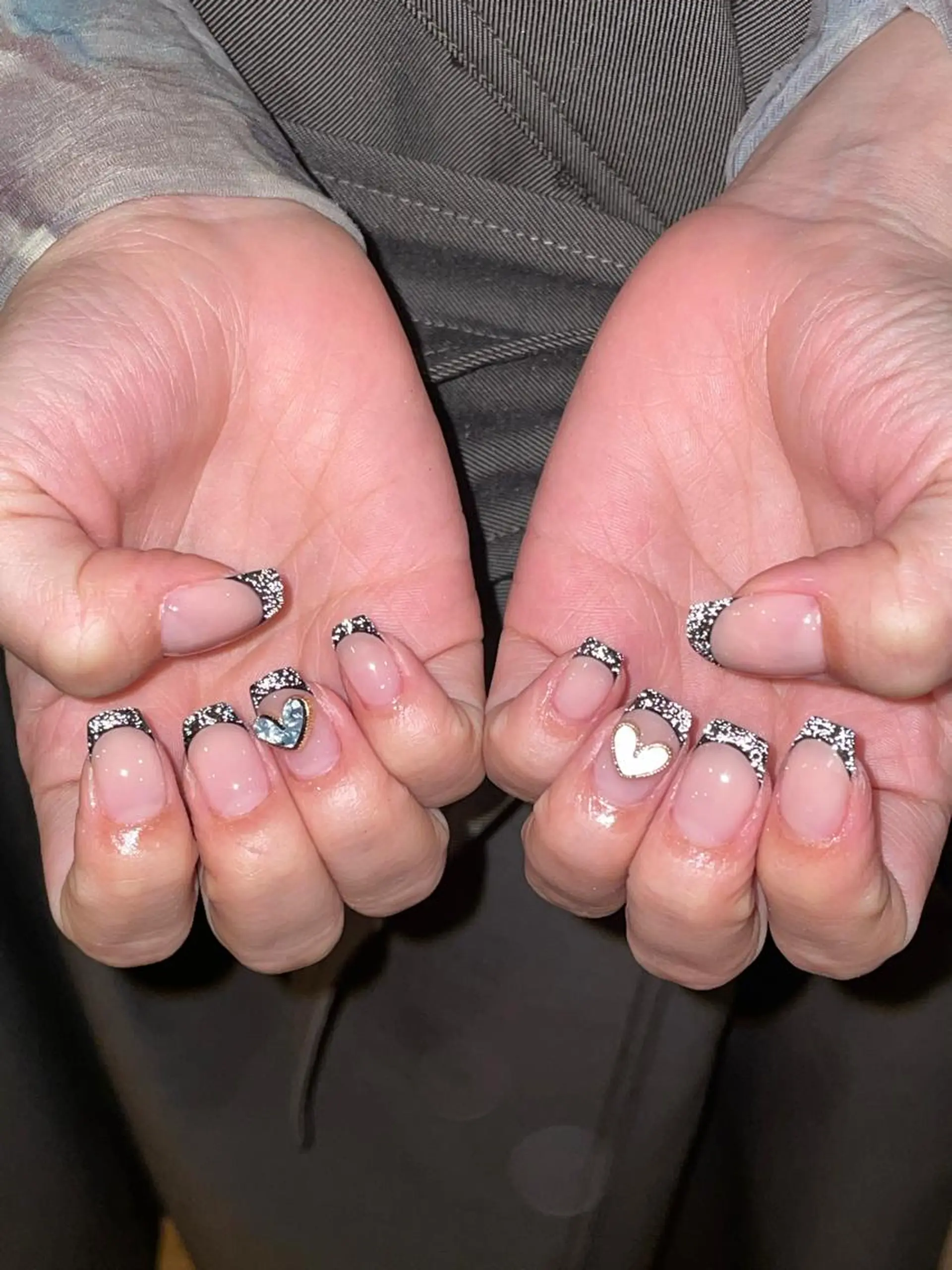 ネイル フラッシュネイル フレンチネイル ラメ(グリッター) akira .のネイルデザイン