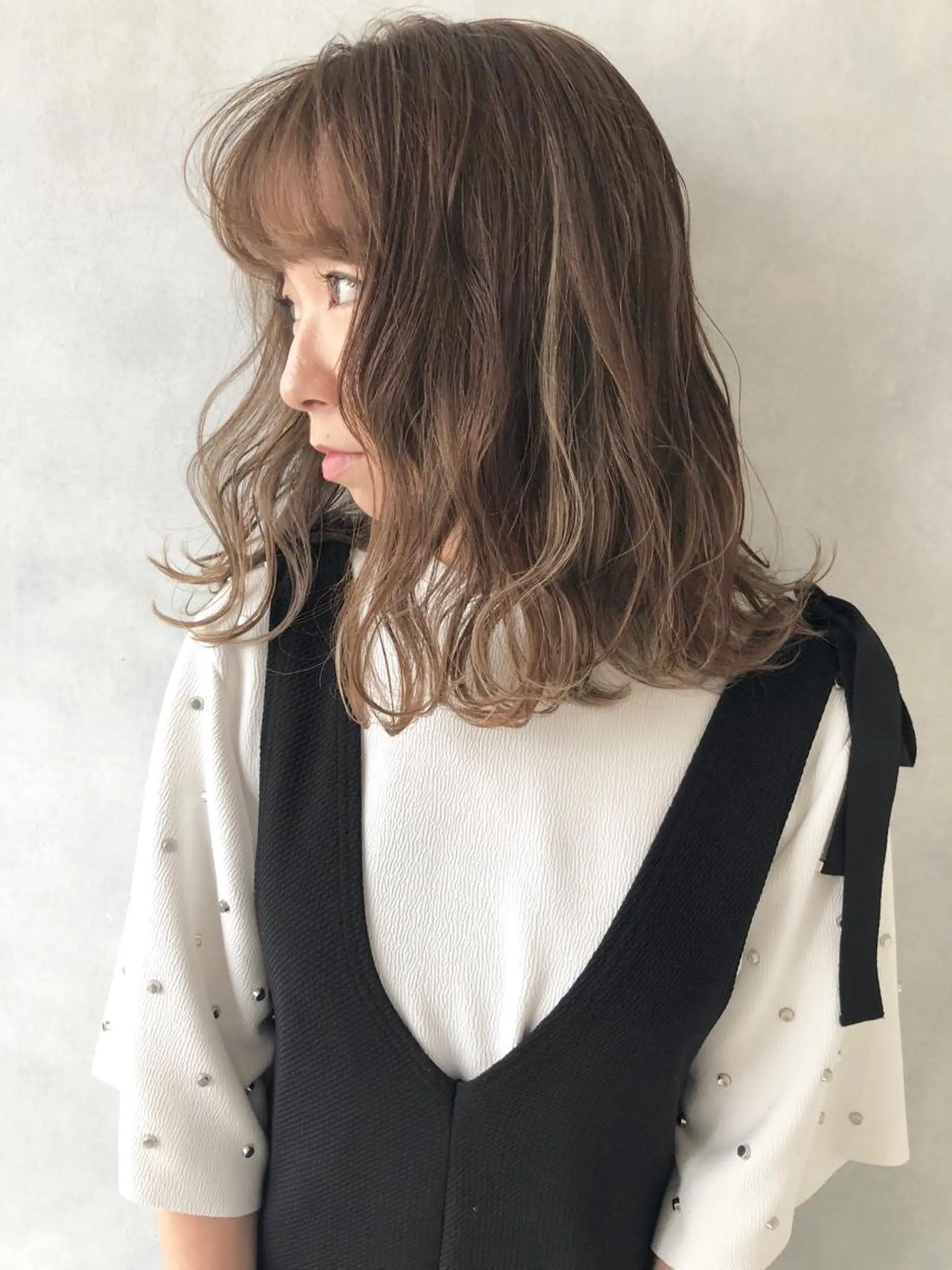 ミディアム ハイライト ヘアカラー トリートメント 小澤大輔 YOLO hairのヘアスタイル