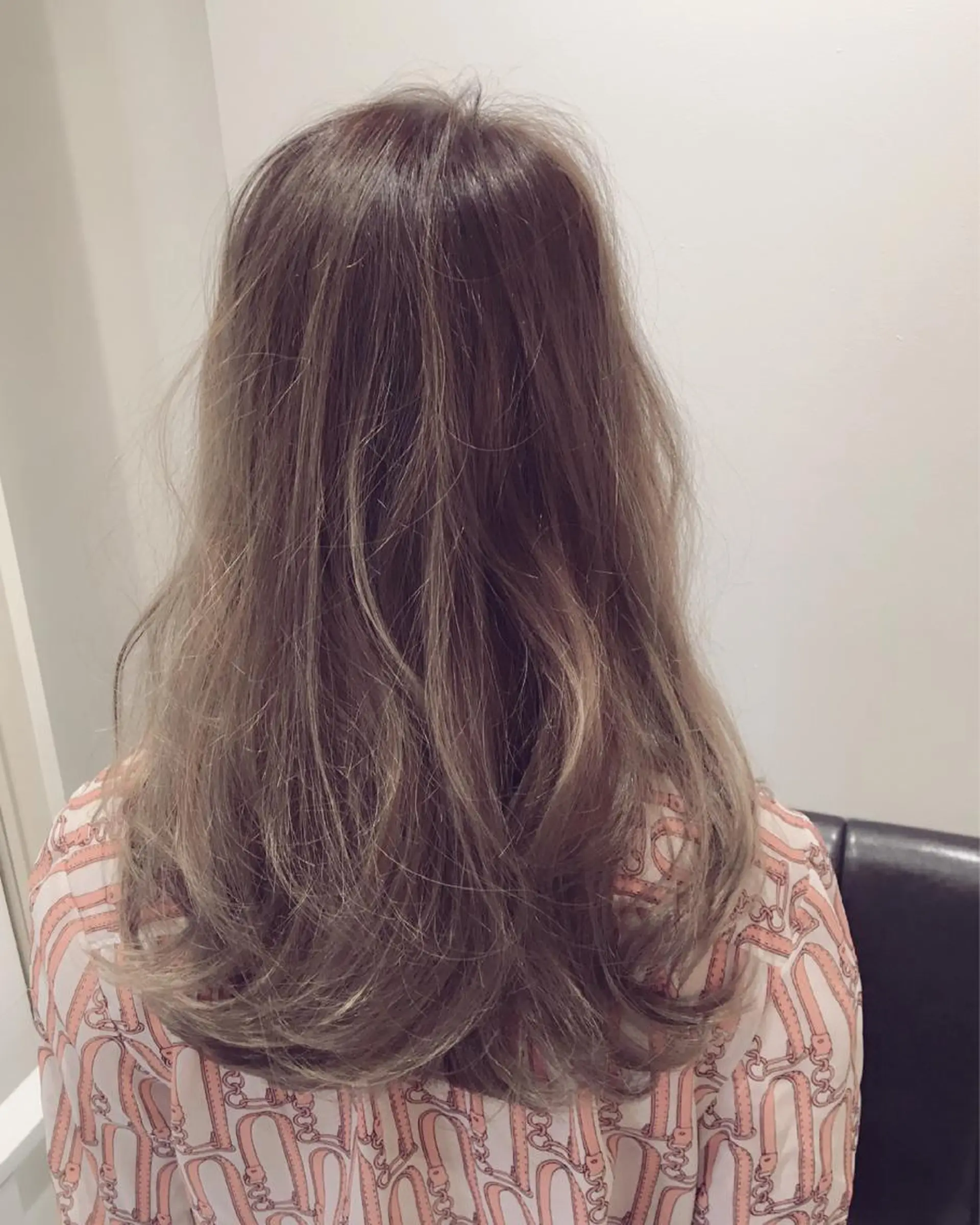 ミディアム カラー アッシュ ベージュカラー ハイライトカラー ハイライト カット ヘアカラー トリートメント 田室 和幸のヘアスタイル