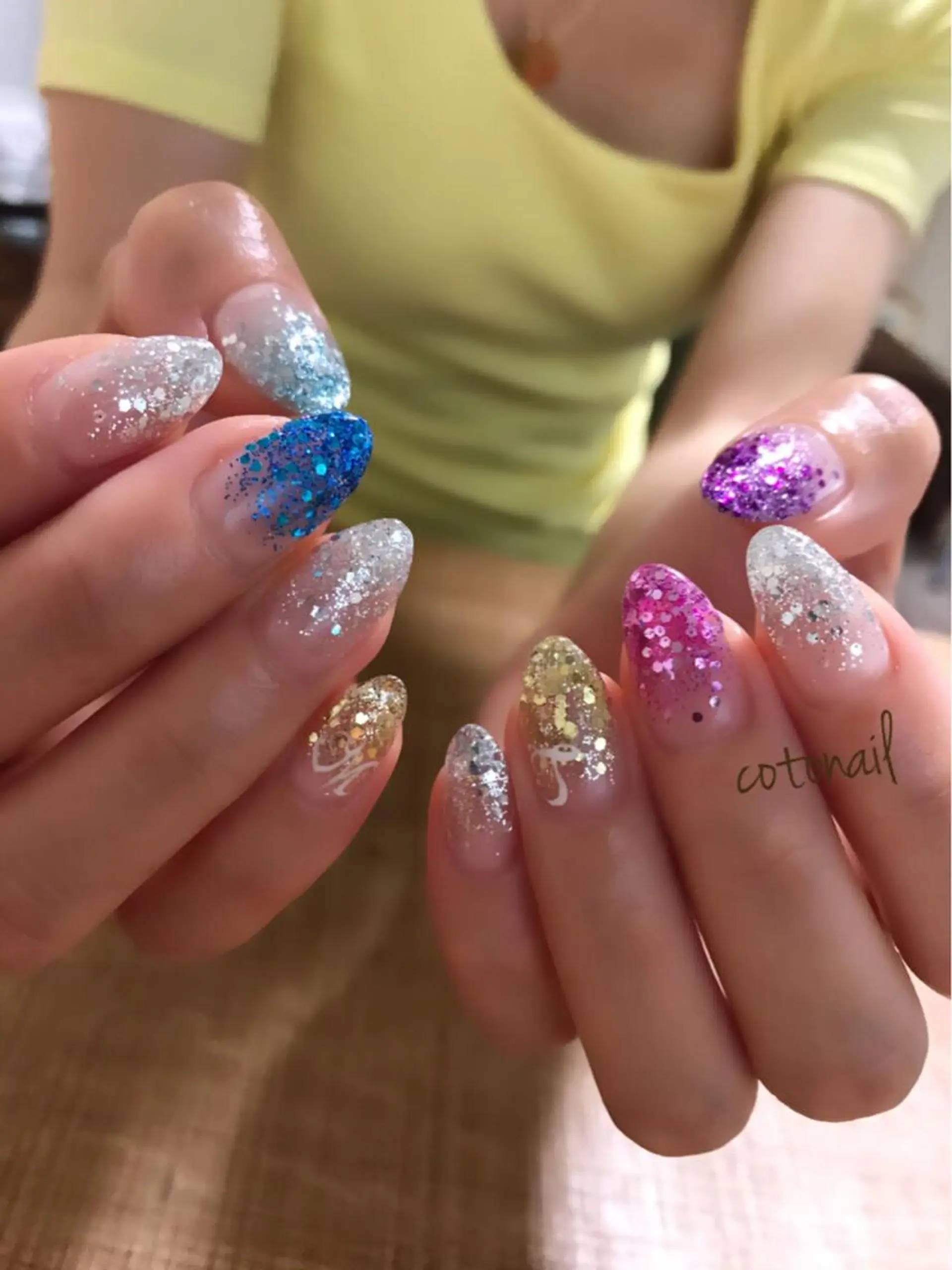 ミディアム ネイル ツメトマツゲ .のネイルデザイン