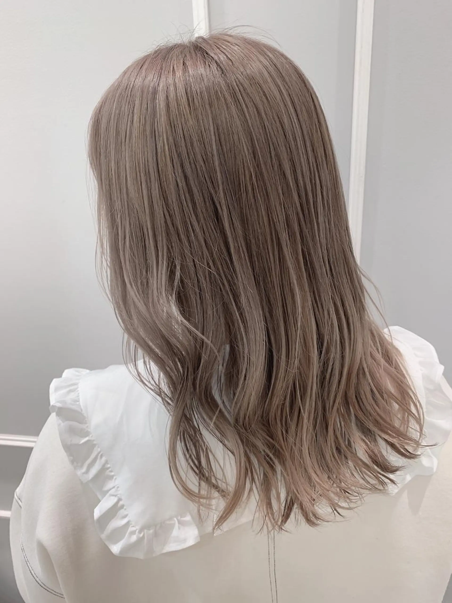 セミロング カラー アッシュ ベージュカラー ヘアカラー トリートメント 🦖鶴岡香純🦖 5/1から復帰しますのヘアスタイル