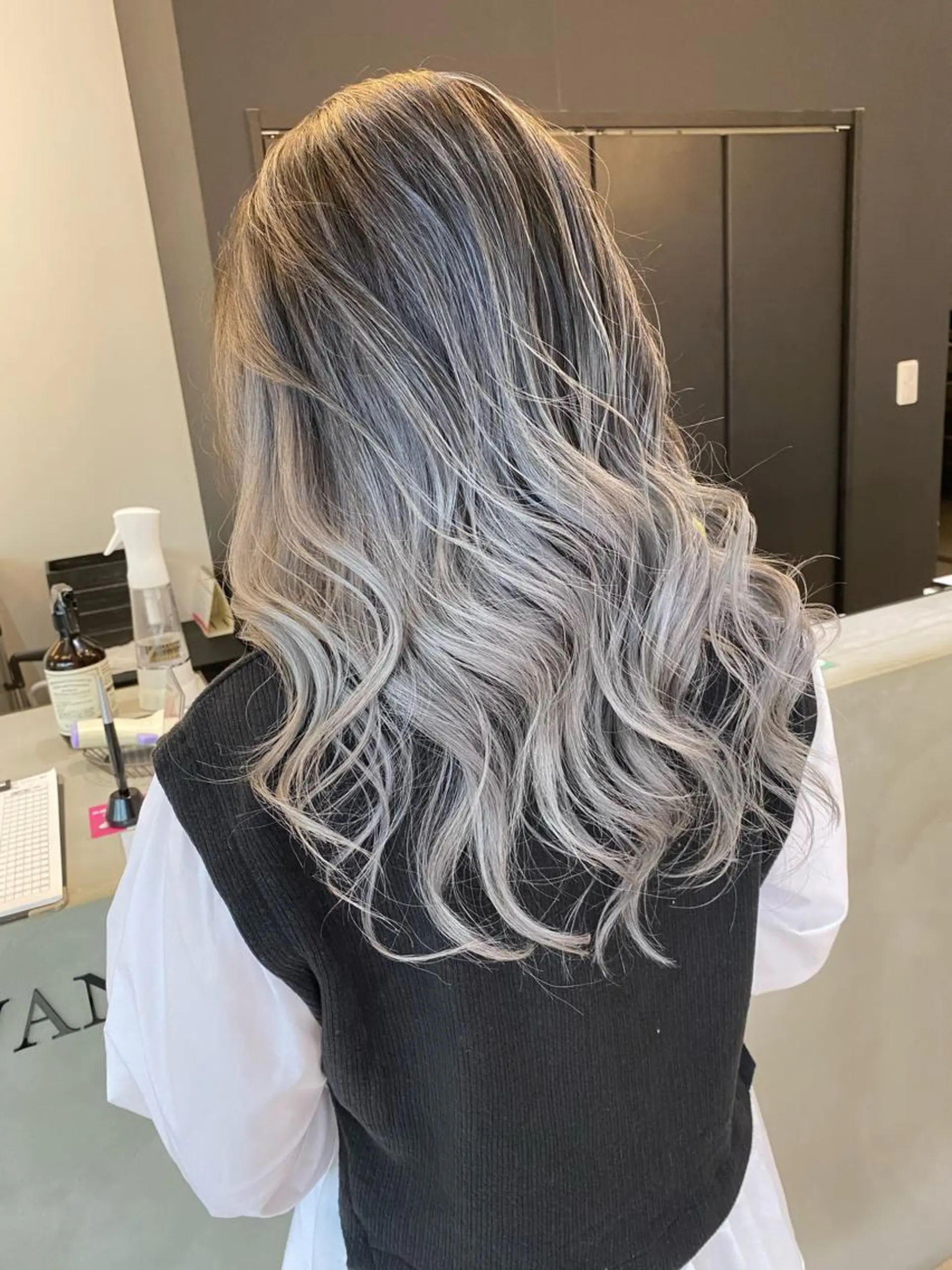 セミロング カラー カット ヘアカラー Rubik'sなかもず店所属・鍵谷 公宏のヘアスタイル