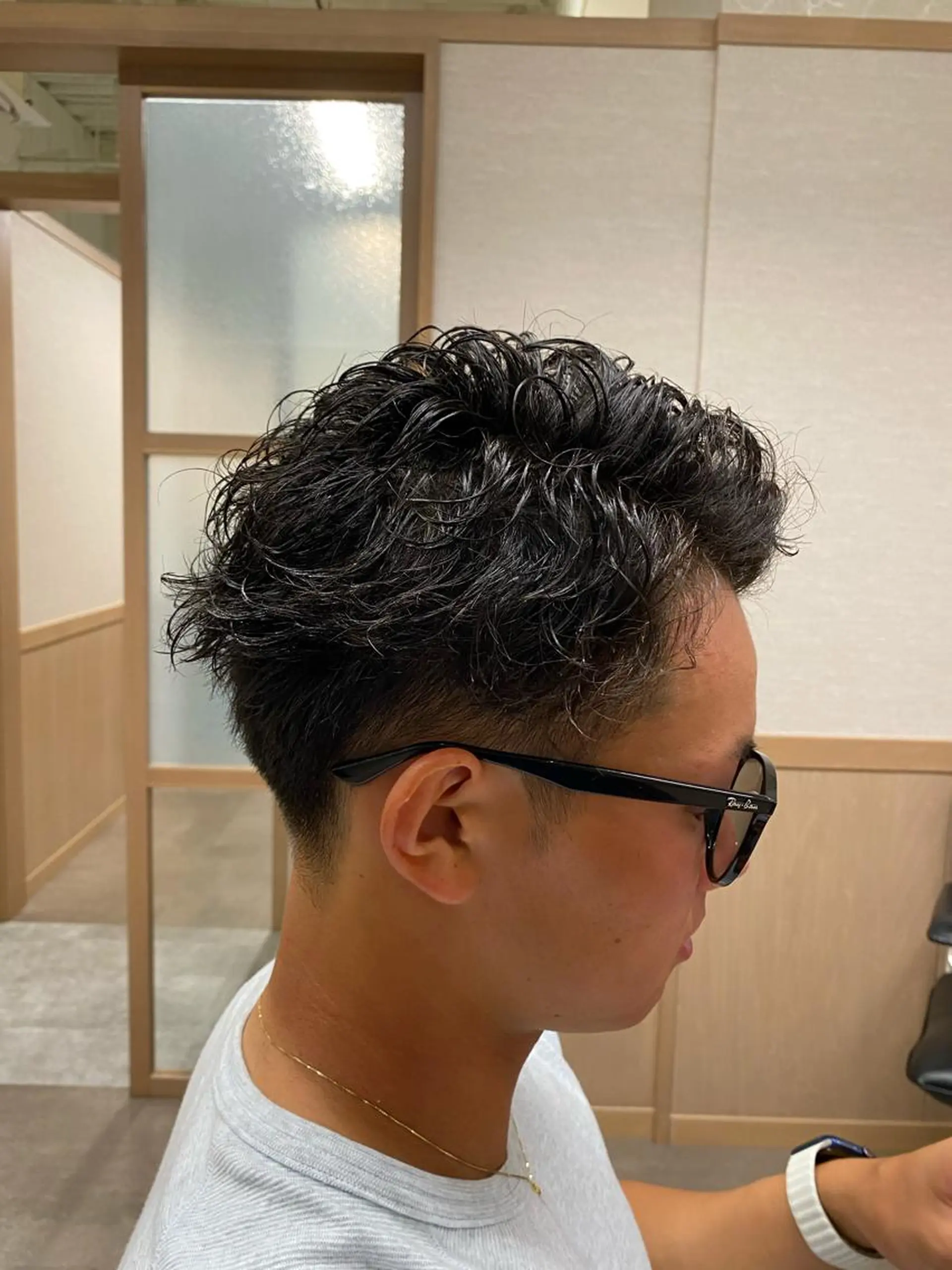 メンズ メンズパーマ 艶カラー/髪質改善/ 西　大喜(ひろき)のヘアスタイル