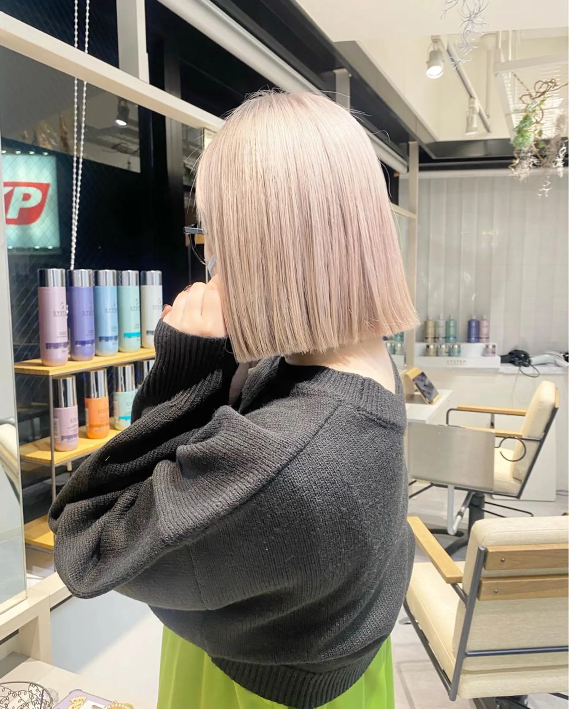 ミディアム デザイン🥇複雑履歴 ハイトーン特化のヘアスタイル