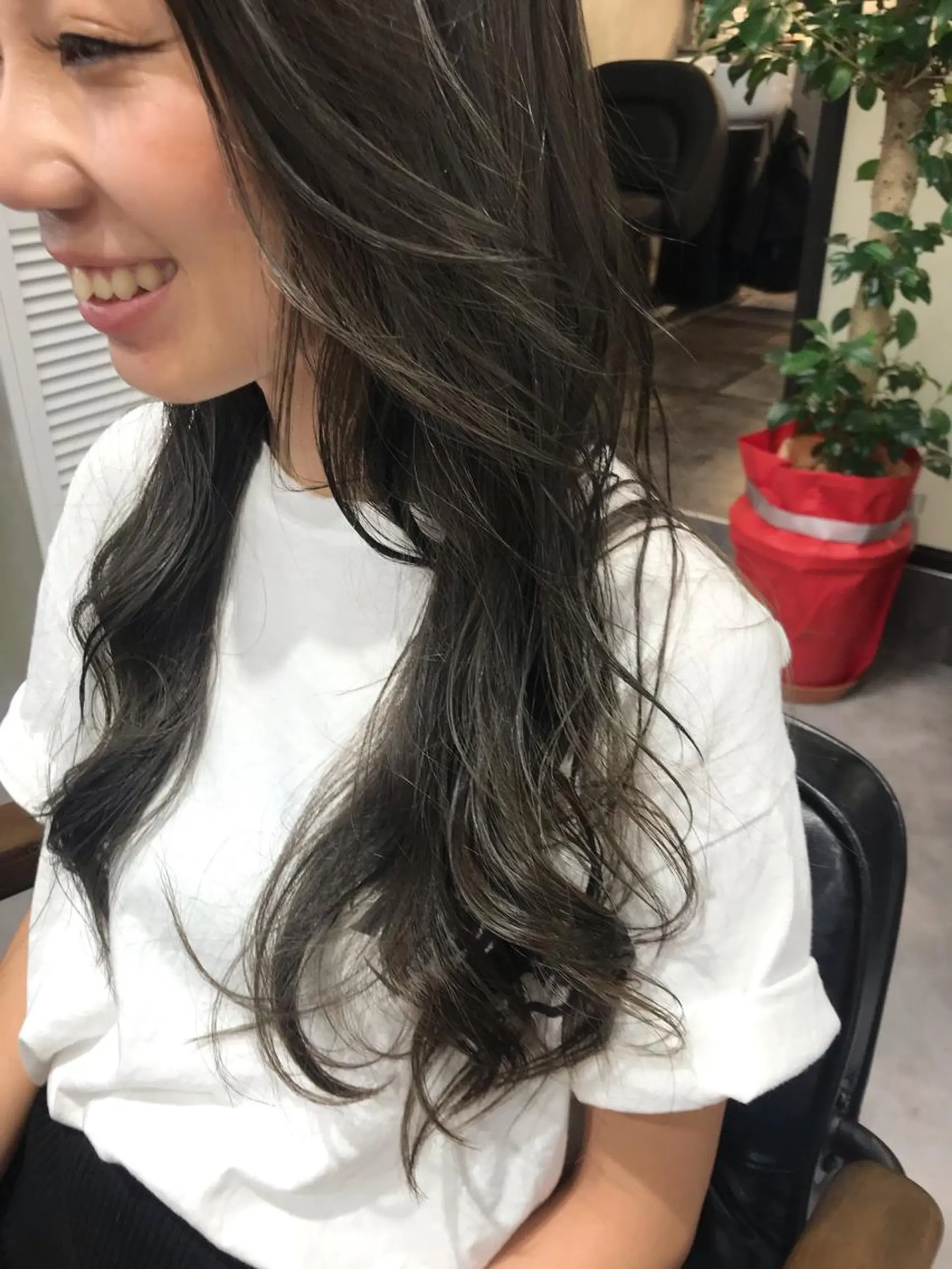 ロング アッシュ ヘアカラー トリートメント 色気レイヤー& ショートはお任せ🌟のヘアスタイル