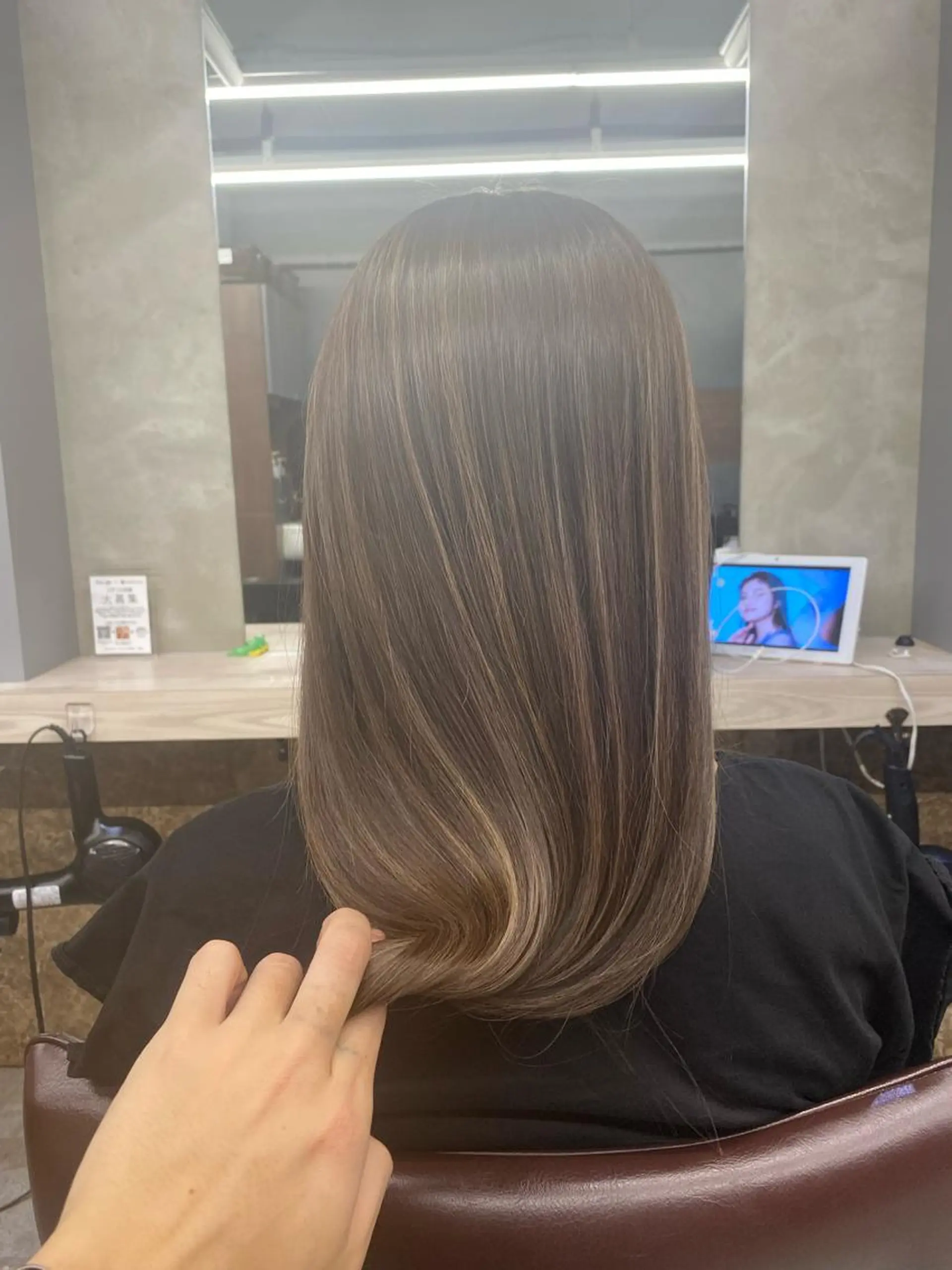 ロング カラー バレイヤージュ ベージュカラー ブリーチ ケアブリーチ 透明感カラー ヘアカラー トリートメント opus 店長大和 レイヤー/赤み消しのヘアスタイル