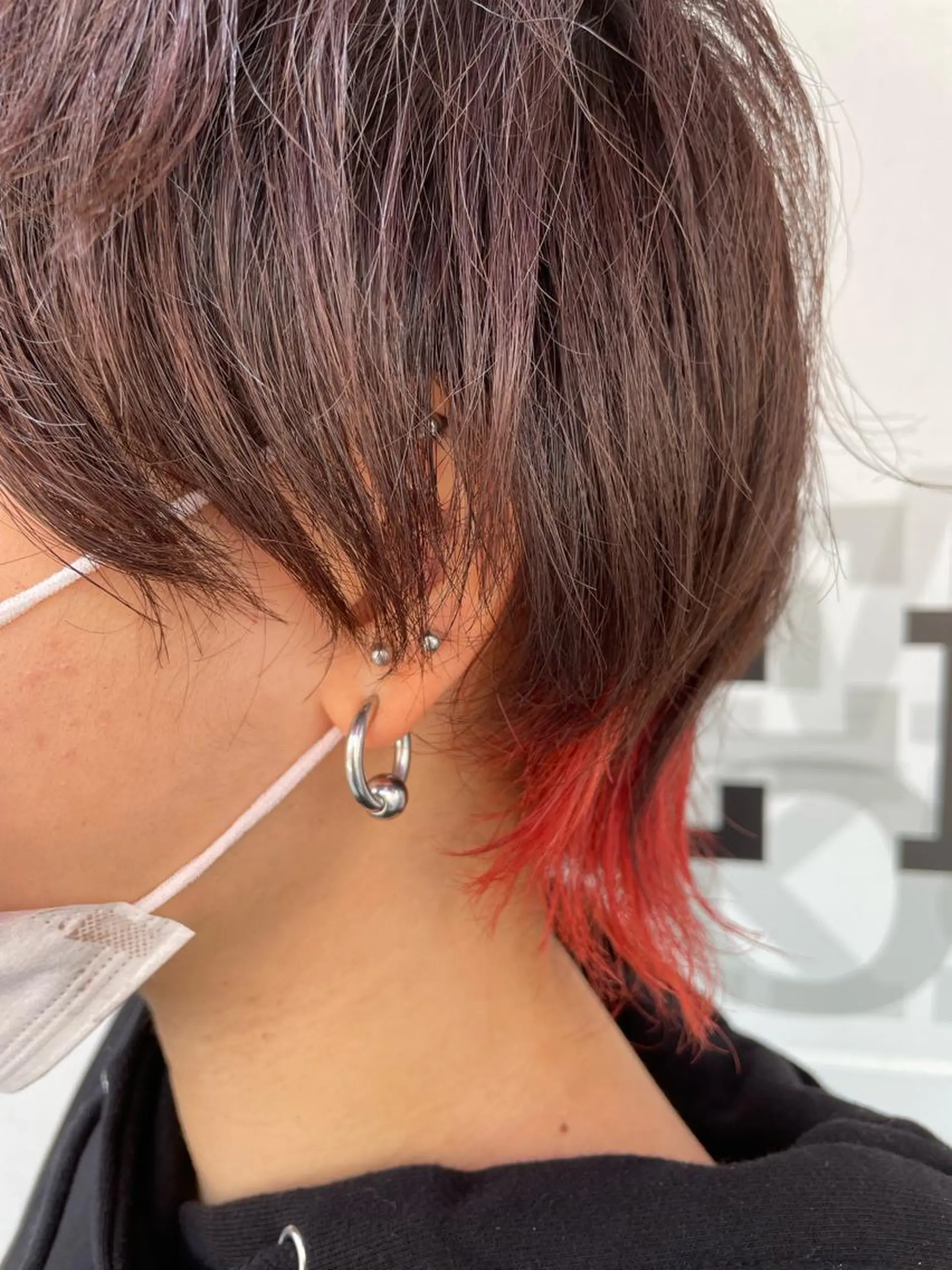 ショート カラー インナーカラー レッドカラー カット ヘアカラー Amour なぐらのヘアスタイル