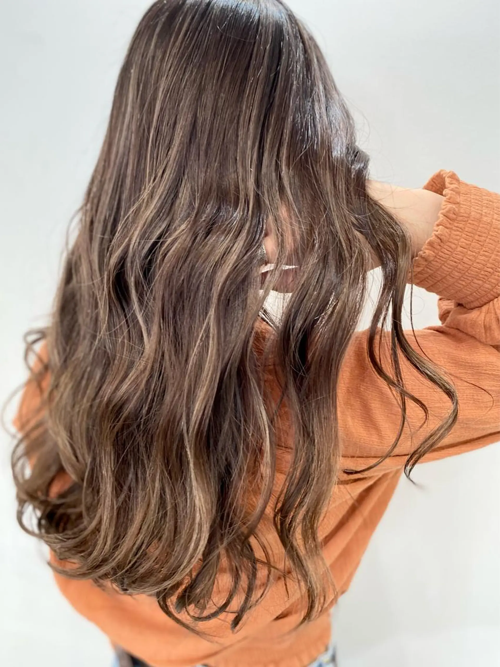 ロング カラー バレイヤージュ ブリーチ デザインカラー グラデーションカラー ハイライトカラー ヘアカラー トリートメント opus 店長大和 レイヤー/赤み消しのヘアスタイル