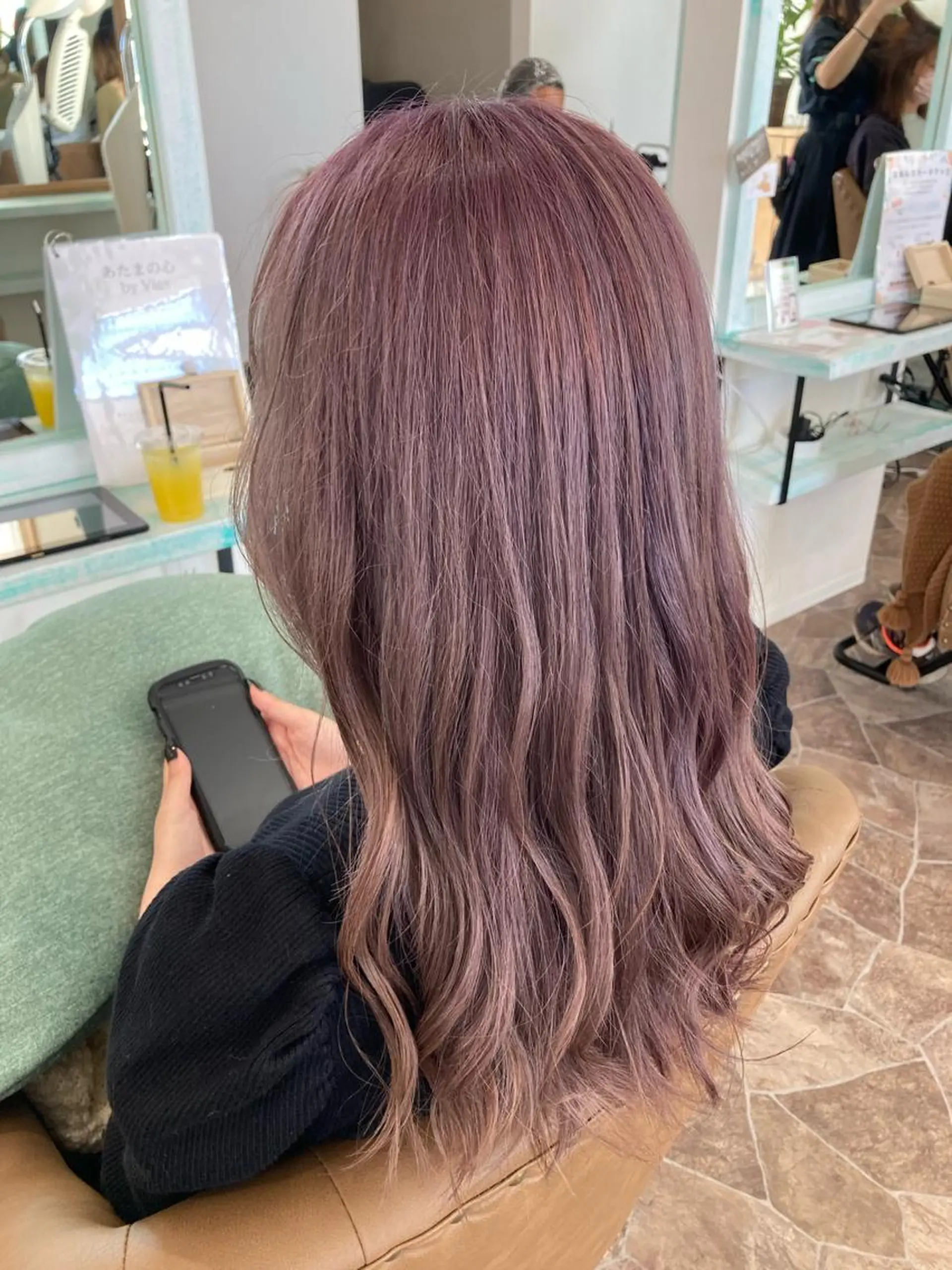 ロング カラー バイオレットカラー ヘアカラー 大谷 亜依のヘアスタイル