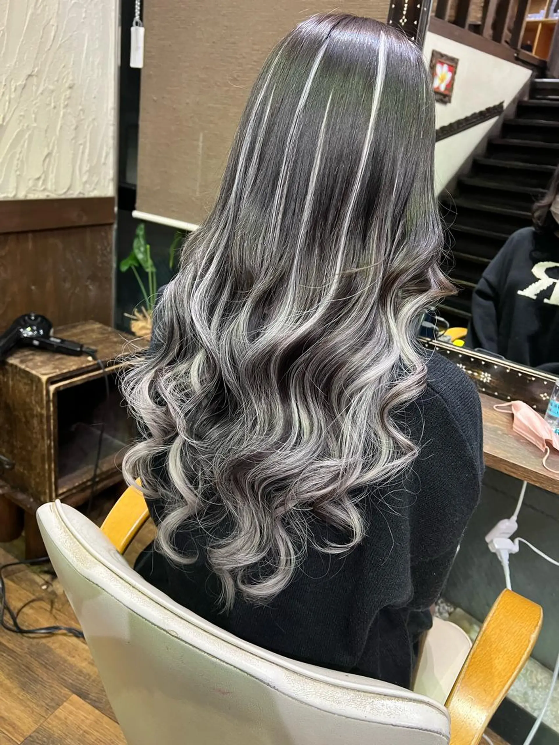 ロング カラー ブリーチ グラデーションカラー ハイライトカラー ブリーチなしカラー エクステ ヘアカラー エクステ PSY(サイ)池袋 金田尚久🎨のヘアスタイル