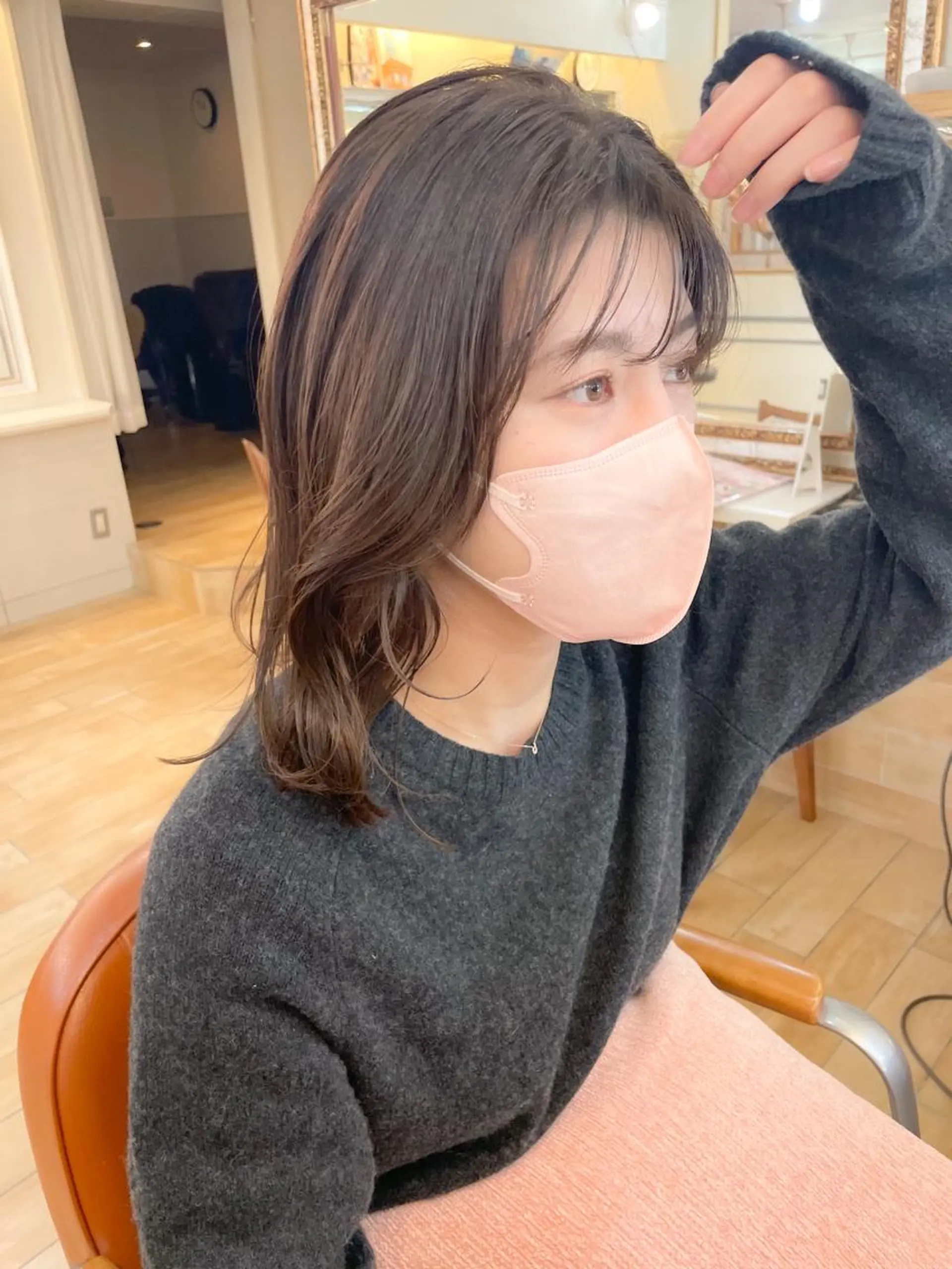 ミディアム カラー ミディアムレイヤー ベージュカラー グレージュ レイヤーカット カット ヘアカラー ✨カラー支持No.1 🧸ワキ カナコ🧸のヘアスタイル