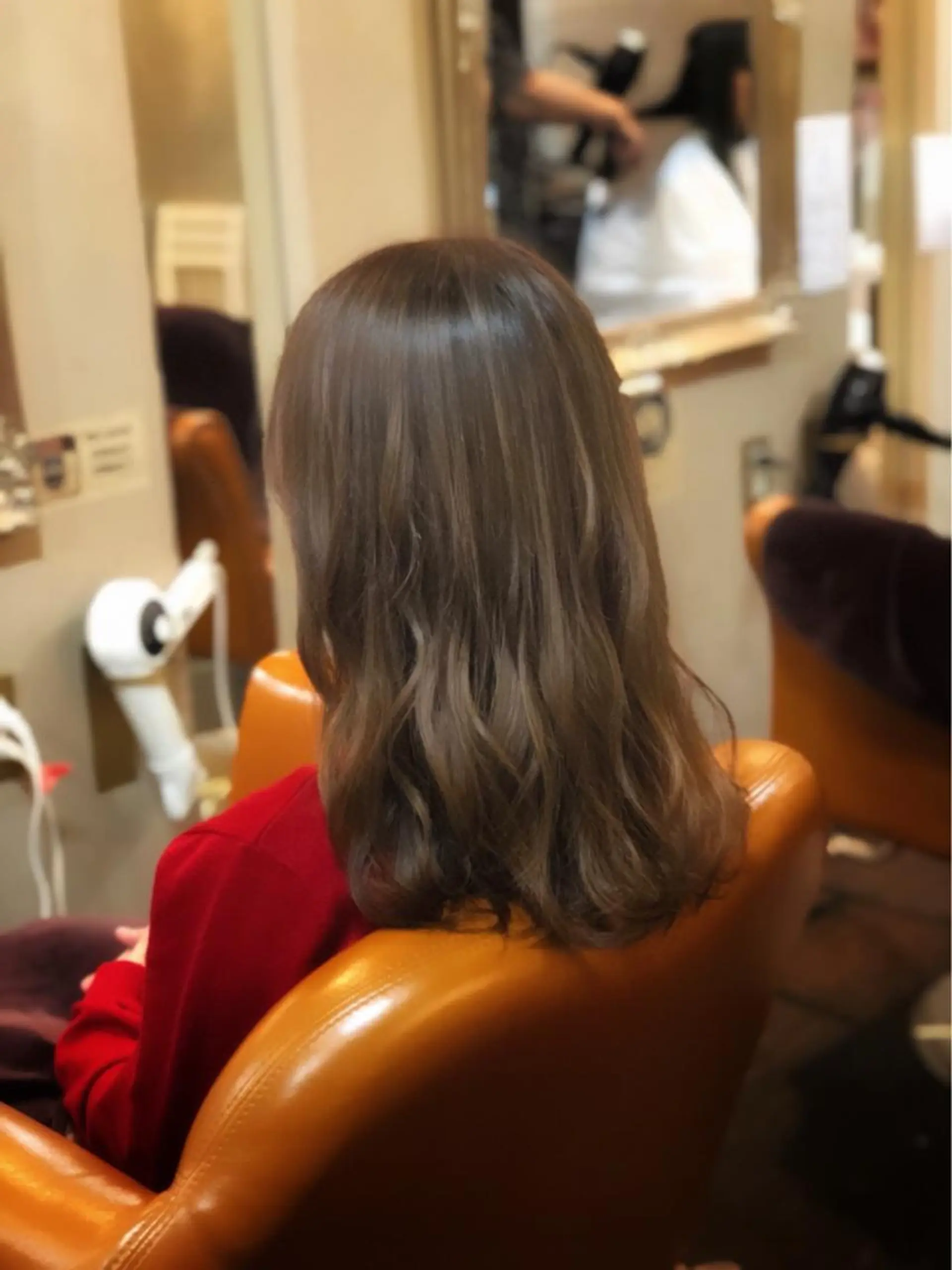 ロング カラー ベージュカラー ダブルカラー ハイトーンカラー カット ヘアカラー トリートメント 是枝 さくらのヘアスタイル