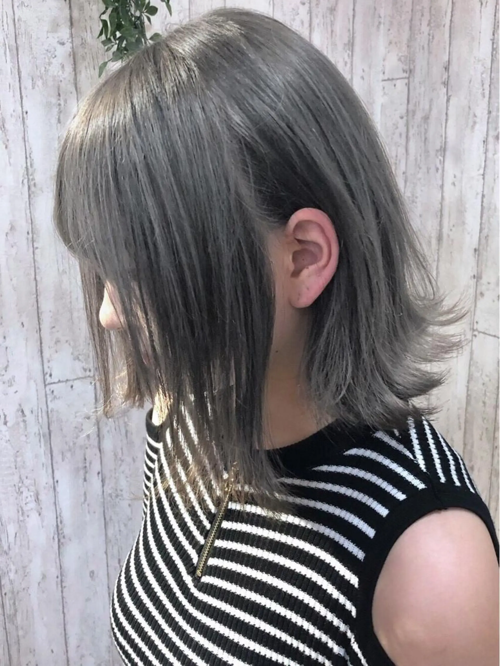ミディアム LANI OOSAKAのヘアスタイル