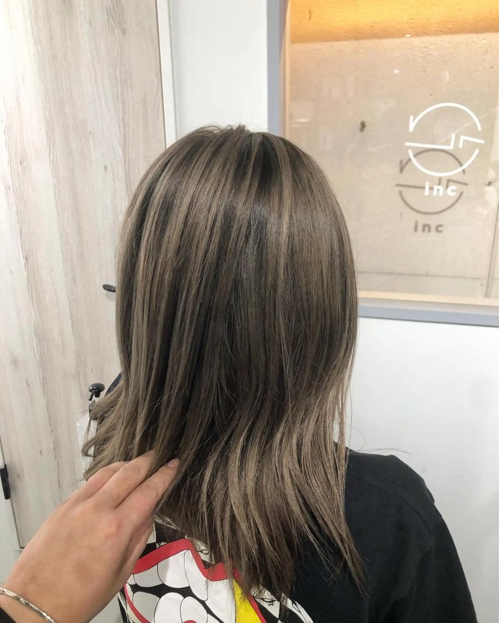 セミロング カラー 当日予約🆗ショート /ハイライト/松本のヘアスタイル