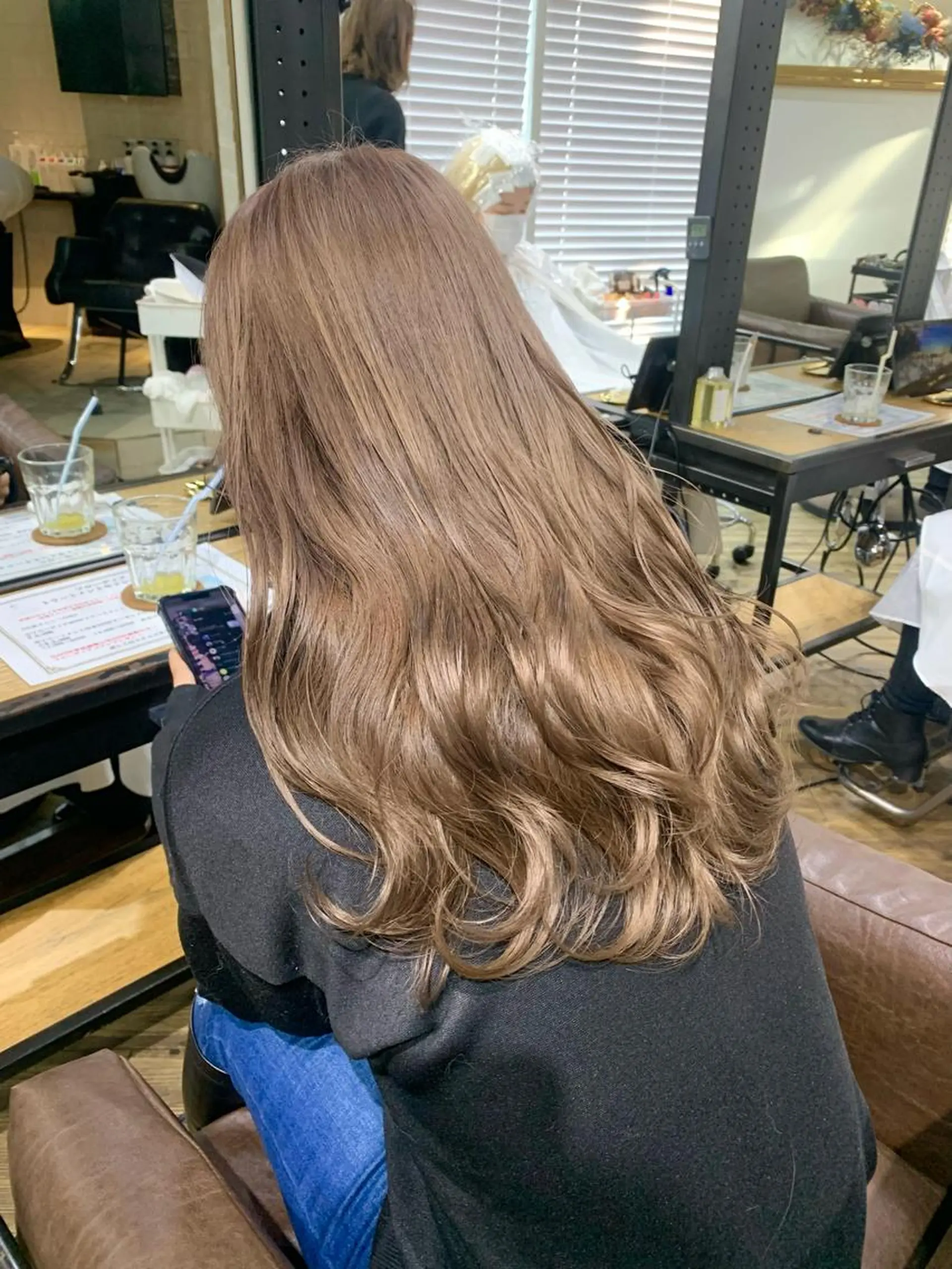 ミディアム カラー ベージュカラー グレージュ レイヤーカット ヘアカラー トリートメント ARCANAブリーチ ダブルカラー🌟原宿のヘアスタイル