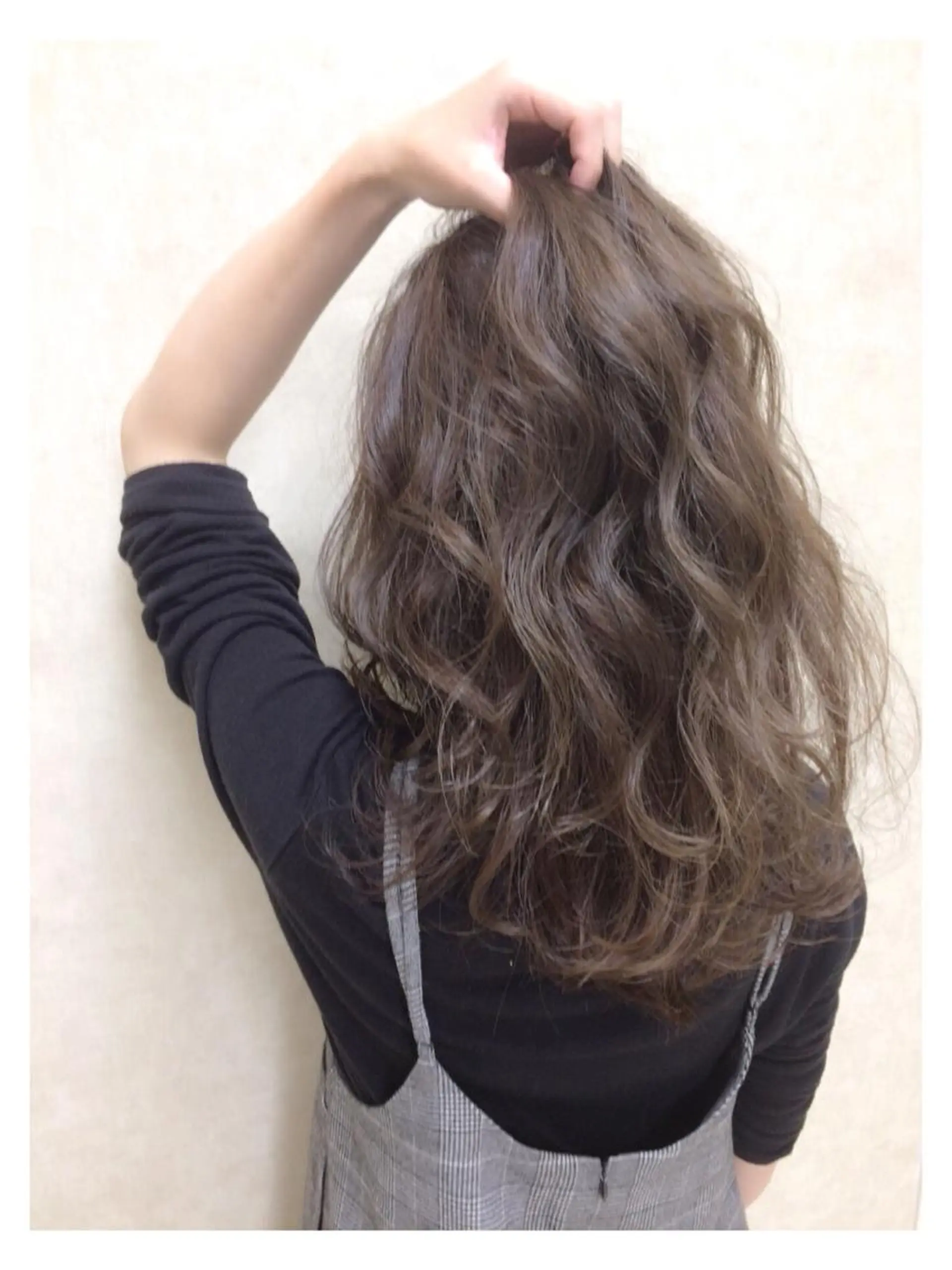 ロング カラー ベージュカラー 渡邊 唯のヘアスタイル