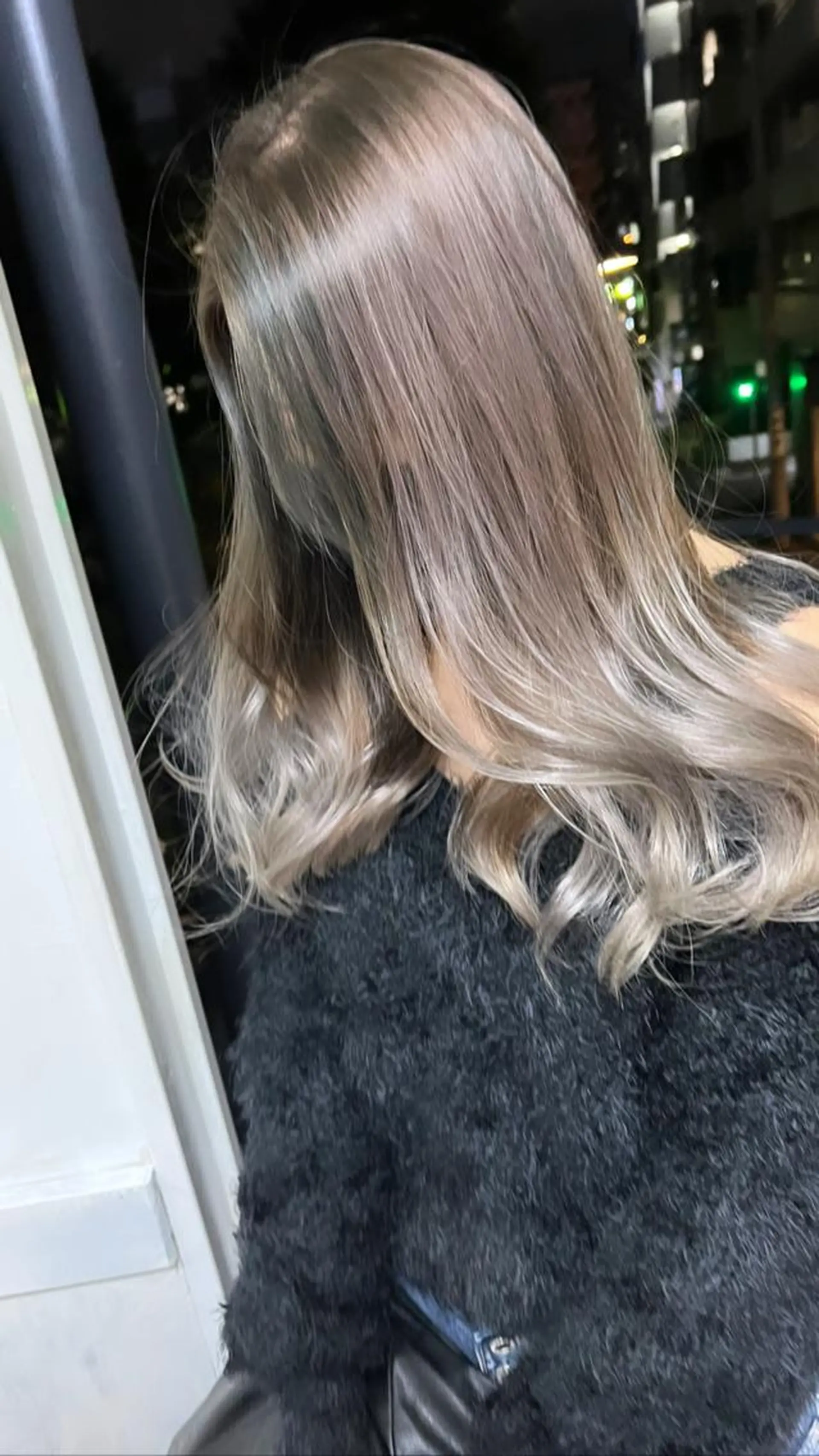 セミロング カラー バレイヤージュ レイヤーカット ヘアカラー PSY(サイ)池袋 金田尚久🎨のヘアスタイル