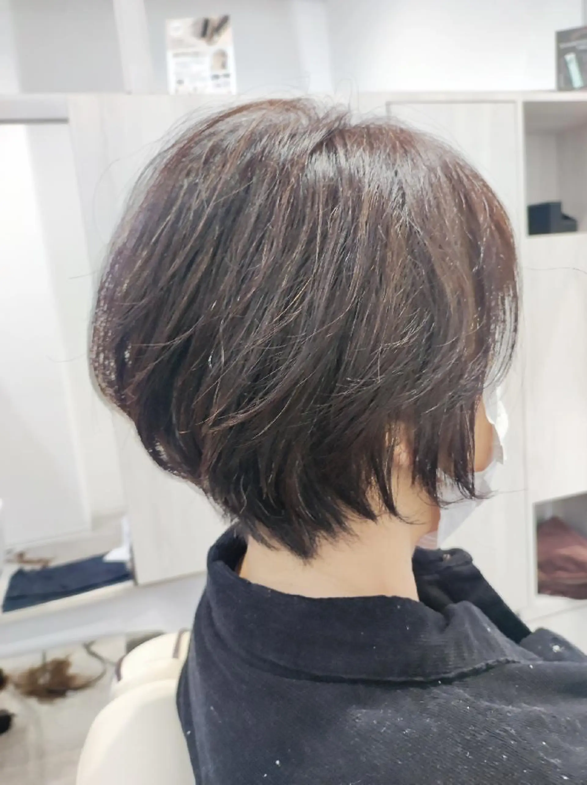 ショート カラー 神 唯織のヘアスタイル