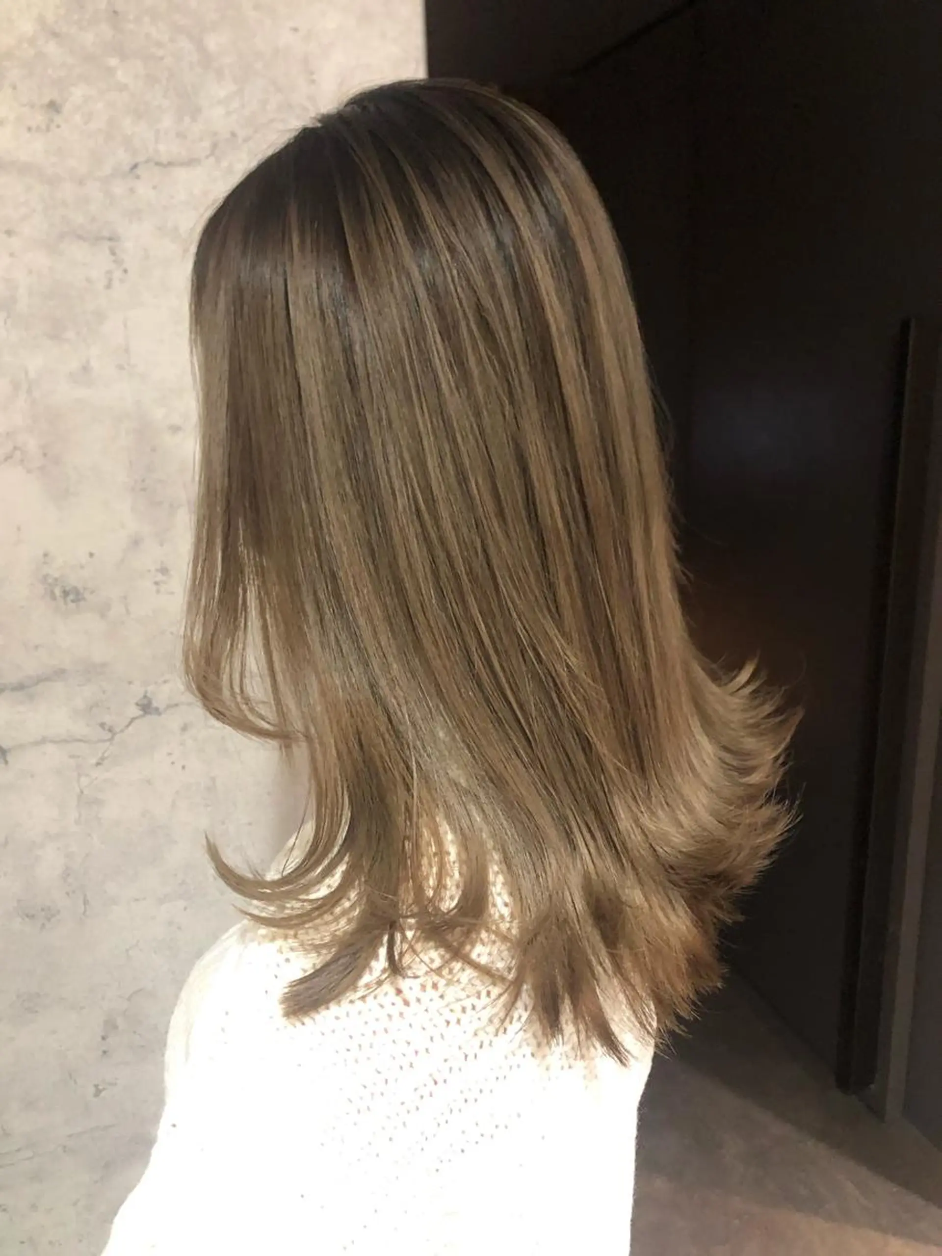 セミロング ヘアカラー トリートメント 髪質改善 MAKIのヘアスタイル