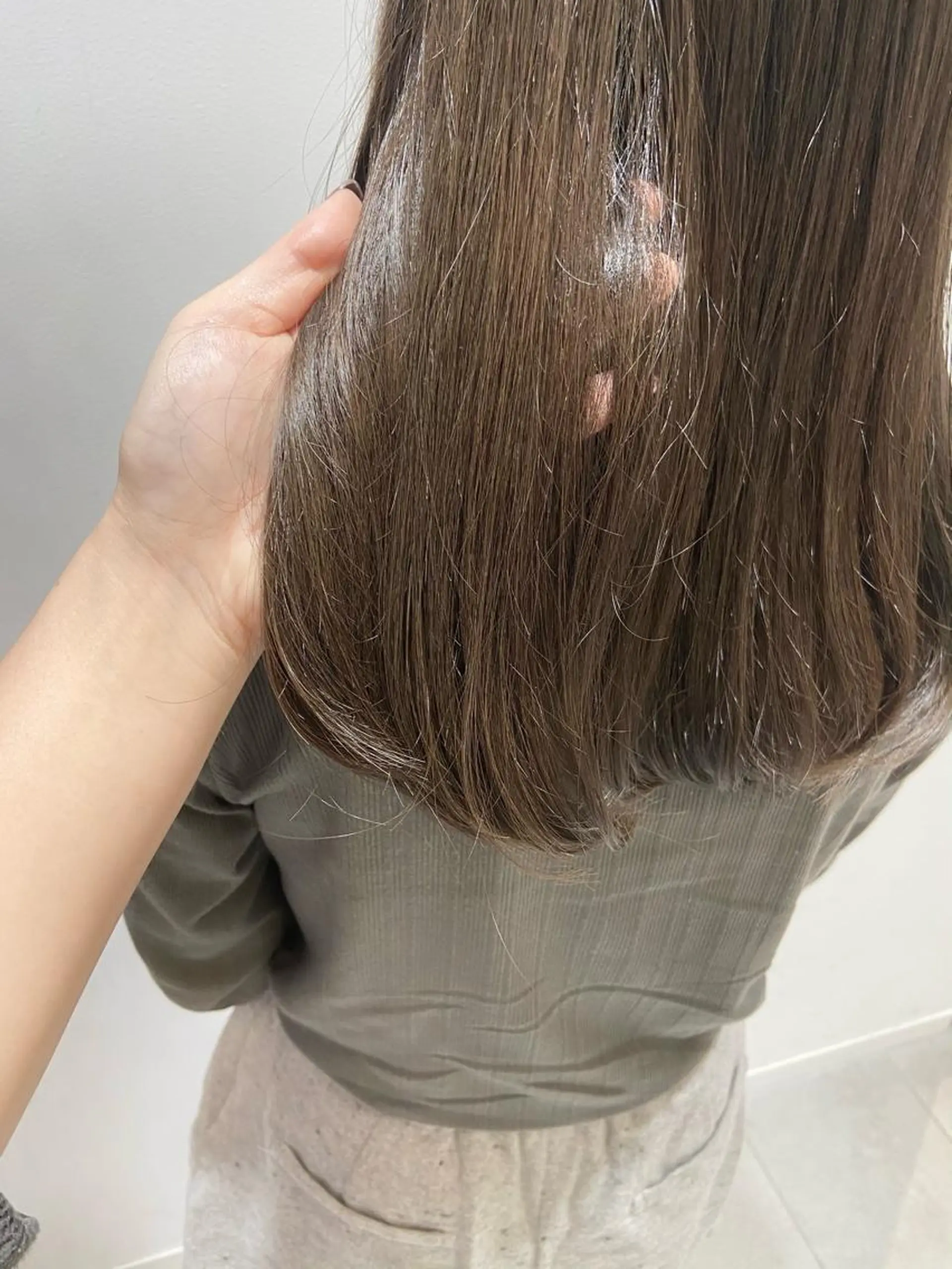 ミディアム カラー ヘアカラー 🐺ウルフ/レイヤー 似合わせ‎🤍沙羅のヘアスタイル