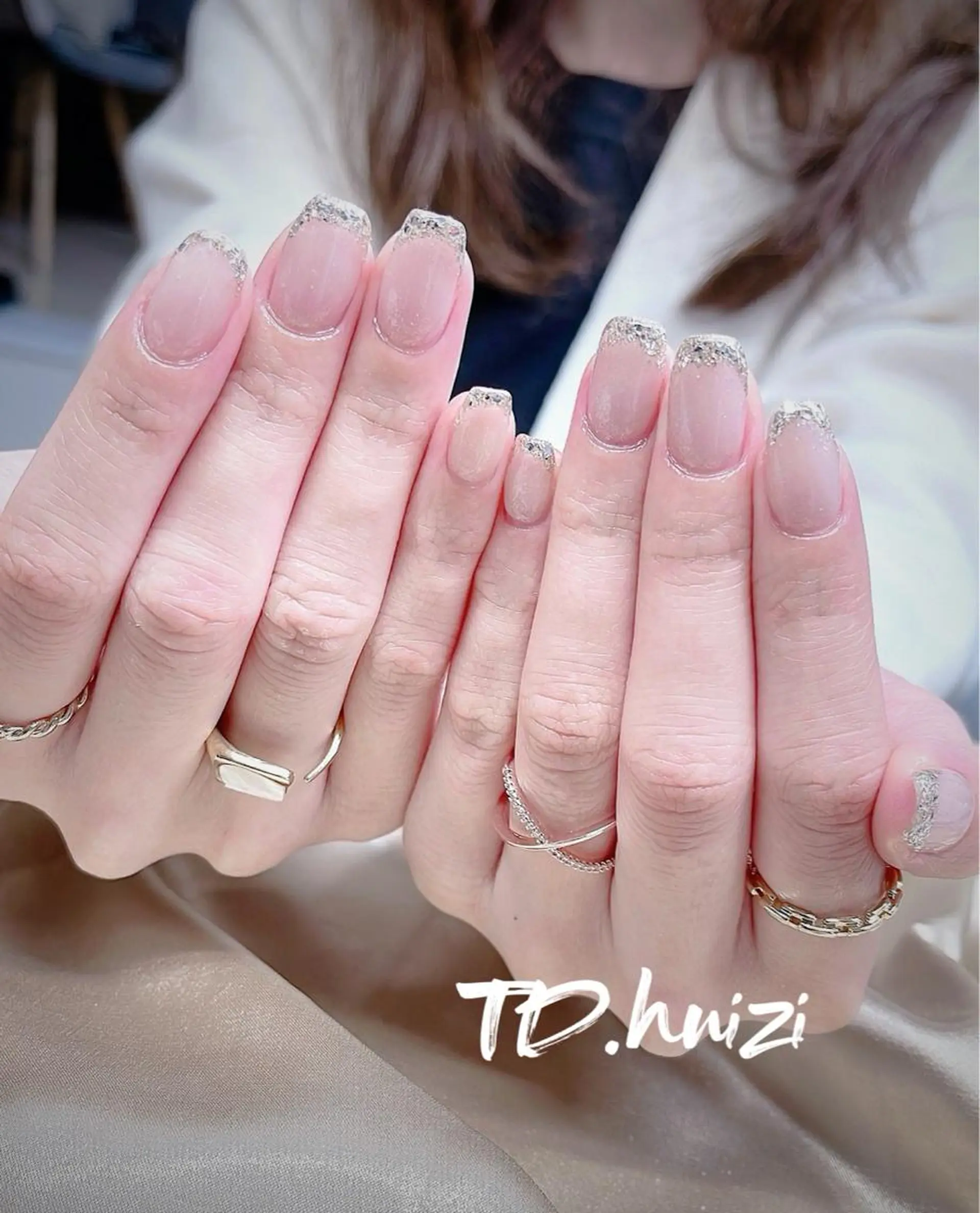 ミディアム ハンドネイル めぐみのネイルサロン スタッフ練習のネイルデザイン