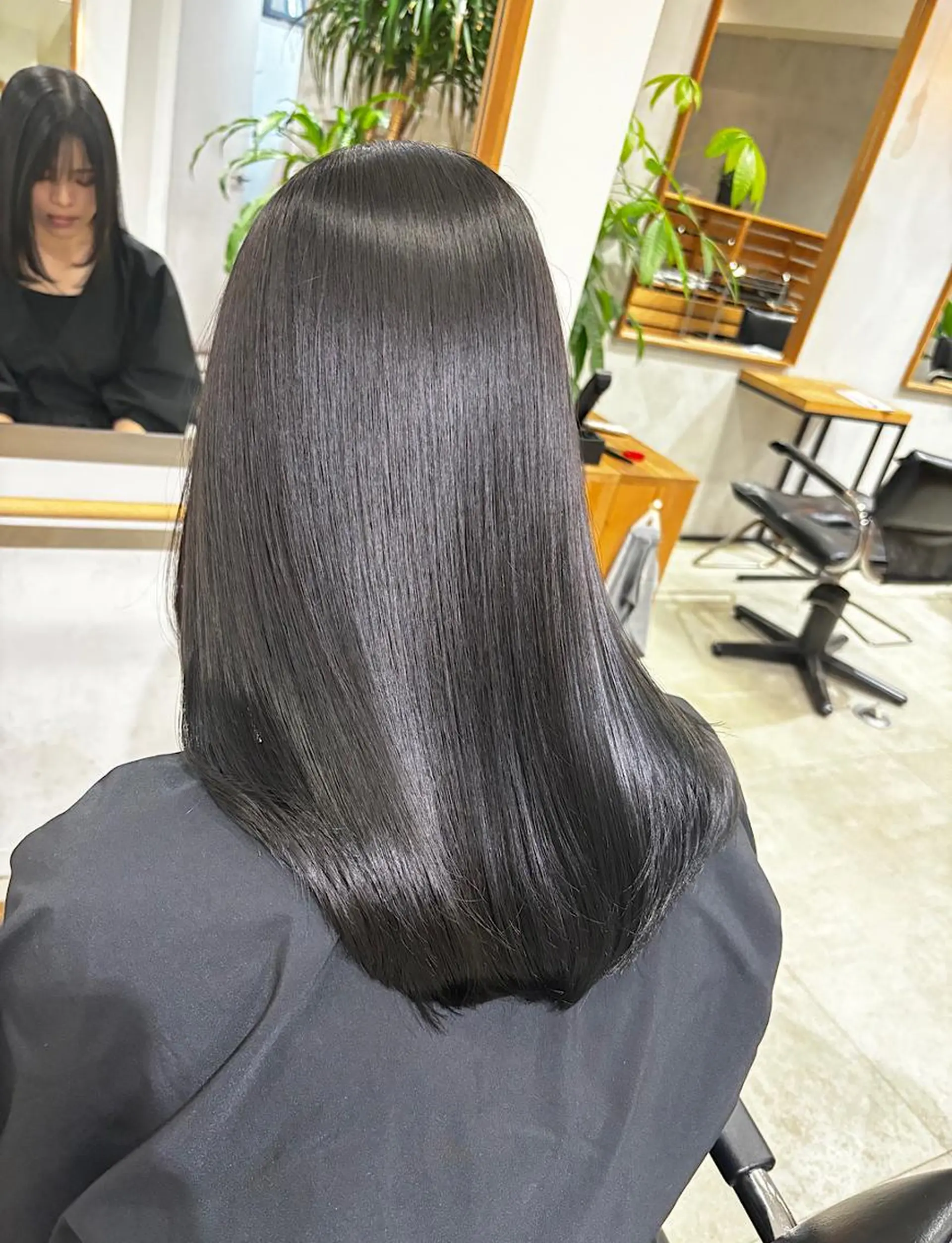 ミディアム カット ヘアカラー トリートメント 髪質改善 / NANAのヘアスタイル